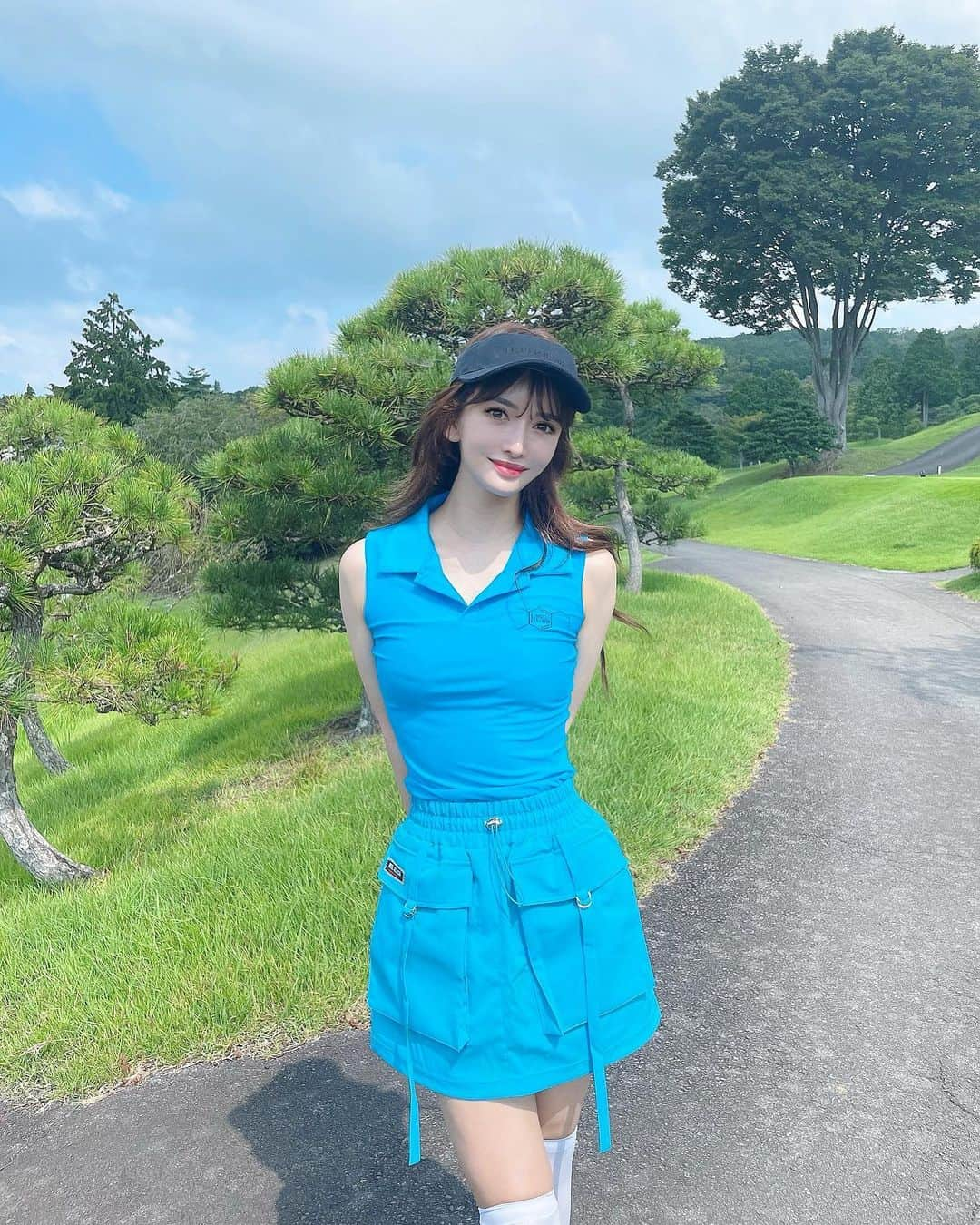 伊東亜梨沙のインスタグラム：「久しぶりのゴルフ⛳️ ウェアは @noelreussir_official 🩵 . . #ゴルフ #ゴルフ女子 #golf #golfwear #ゴルフウェア」