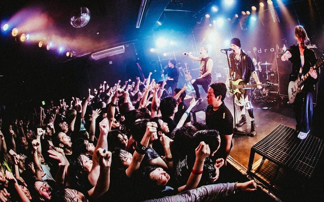 coldrainさんのインスタグラム写真 - (coldrainInstagram)「“RE:ADMISSION” LIVE HOUSE TOUR 2023 at 甲府 CONVICTION  Thanks @crossfaithjapan   Photos by @yamada_mphoto   #coldrain  #再入学ツアー #SWEETSIXTEEN」8月20日 23時04分 - coldrain_official