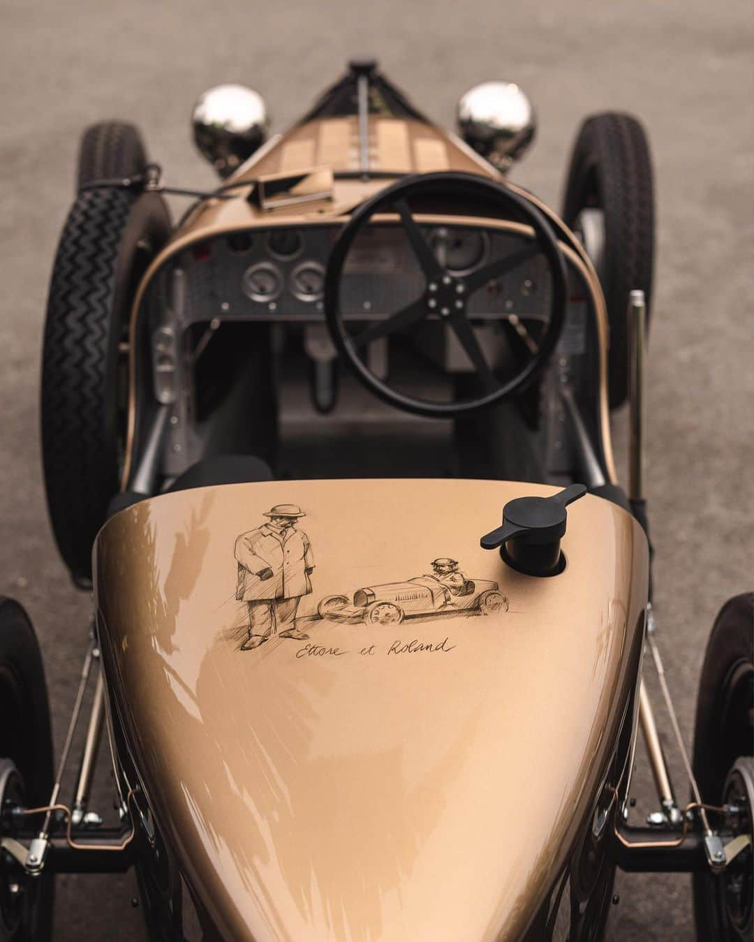 ブガッティさんのインスタグラム写真 - (ブガッティInstagram)「Bathed in black with golden accents ‘Le Domaine BUGATTI’ is truly unmissable at today’s Pebble Beach Concours d'Elegance, with three gold-inspired masterpieces from Molsheim taking center stage: the CHIRON Super Sport ‘Golden Era’, the W16 MISTRAL finished in ‘Doré’ and BUGATTI’s track-only hyper sports car, the BOLIDE, tailored with captivating gold accents.  Le Domaine BUGATTI is an intimate and shining exhibition within @PebbleBeachConcours, bringing together on display these iconic automotive creations with products from the BUGATTI lifestyle universe. Highly complex BUGATTI timepieces by @jacobandco, the uniquely detailed 75% scale version of BUGATTI’s most successful race car of all time, the Type 35 – manufactured by @little.cars and sophisticated objets d’art by @AspreyStudio.  #BUGATTI  #LeDomaineBUGATTI #PebbleBeachConcours #MontereyCarWeek #JacobandCo #LittleCars #AspreyStudio – WLTP: http://bugatti.link/consumption」8月20日 23時14分 - bugatti