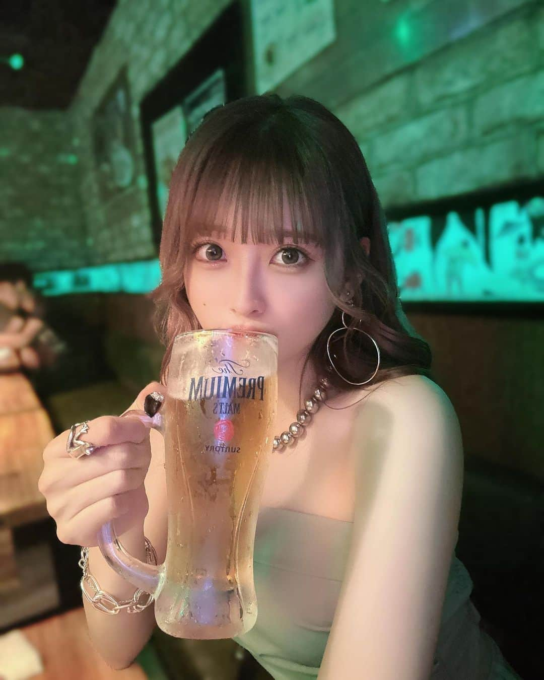 咲真ゆかのインスタグラム：「チャミ2，3杯ですぐ赤くなるし心臓バクバクするレベルやのに飲んでも記憶なくしたり暴れたりしません＾＾ . . . #新大久保　#新大久保グルメ #新大久保食べ歩き #新大久保ディナー #ソジュハンザン #韓国居酒屋 #韓国料理屋 #韓国グルメ #韓国ファッション #韓国コーデ #お酒好き女子 #お酒落さんと繋がりたい #shinokubo #女子会 #女子会コーデ #アイドル　#飲み会 #tokyo #韓国女子 #ピープス　#ピープス女子」