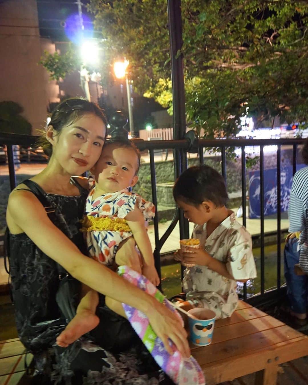MAKI MIYAMOTO 宮本真紀さんのインスタグラム写真 - (MAKI MIYAMOTO 宮本真紀Instagram)「弾丸玉造温泉旅行♨️ 今日は久しぶりの三瓶に行きました♡ 私の青春って感じの懐かしい場所に遊びに行くのは新鮮すぎる！けど子ども達と楽しめてよかった🥰❤️ 玉造温泉は夏祭りが最終日だったから滑り込み。射的とか色々私のが楽しみました笑  #玉造温泉街 #玉造温泉夏祭り  #三瓶観光リフト #石見の杜星空レストラン #kjp_summer23」8月20日 23時30分 - makime_me_