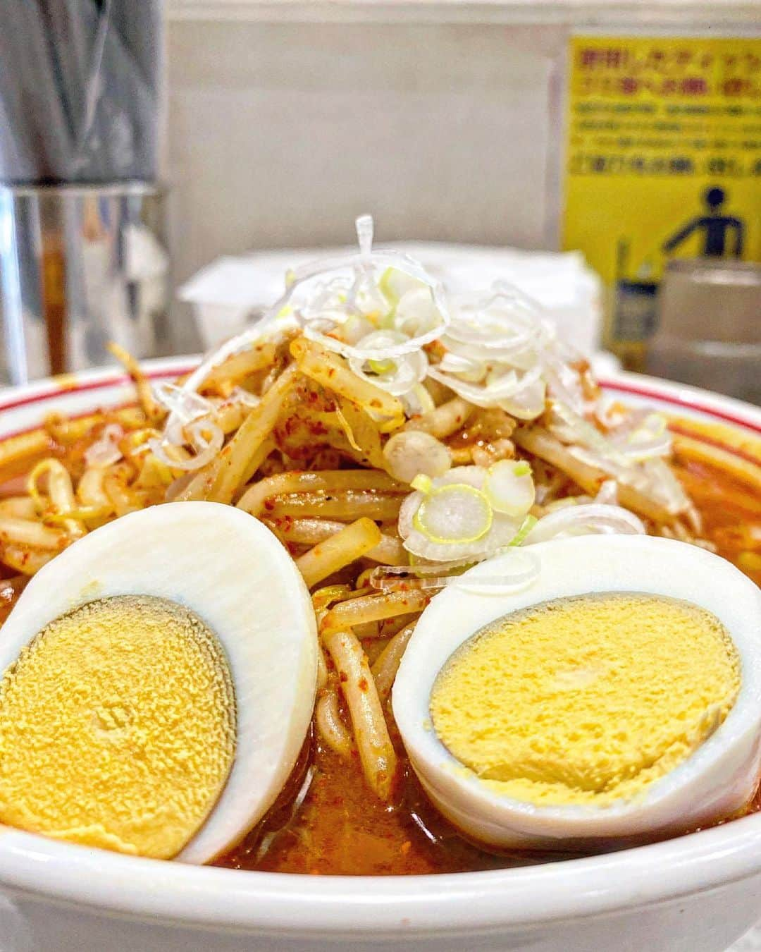 宮本侑芽さんのインスタグラム写真 - (宮本侑芽Instagram)「朗読劇まで我慢してた中本🍜  食べちゃった。  さちめし。」8月20日 23時30分 - miyamotoyume