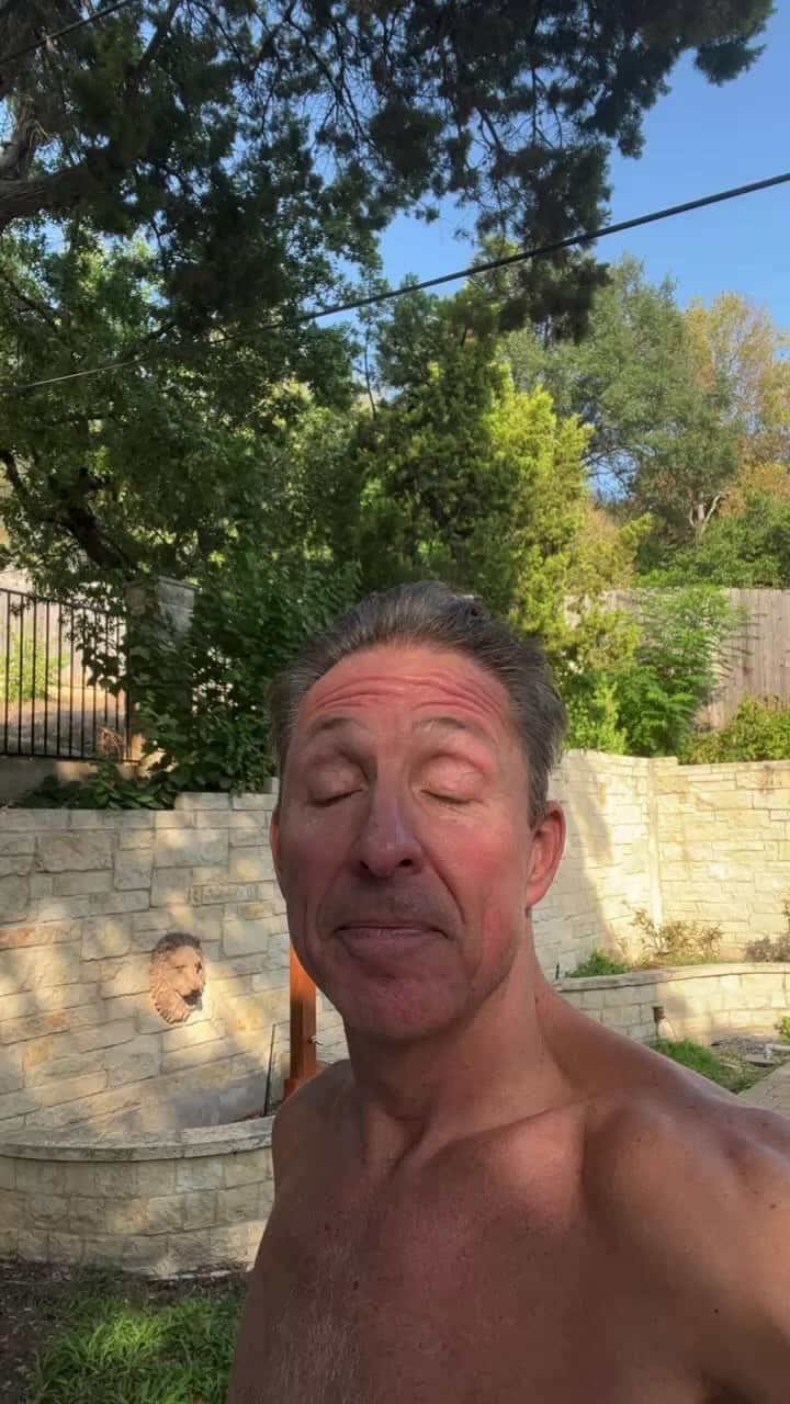 デイヴ・アスプリーのインスタグラム：「Super fun cold plunge Q&A covering cortisol, gray hair, herpes, minerals, coffee, and a disturbing story about that time I got parasites…」