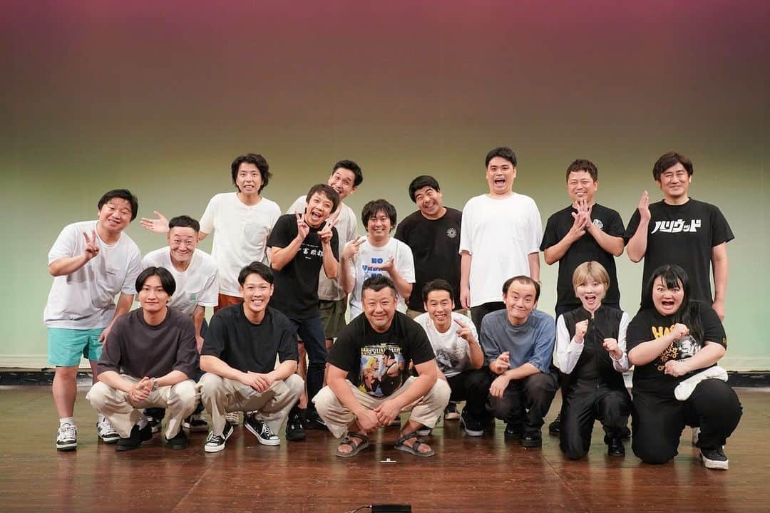井元英志のインスタグラム：「地獄寄席ありがとうございました！打ち上げは天国でした😇 #ケンドーコバヤシ #地獄寄席」