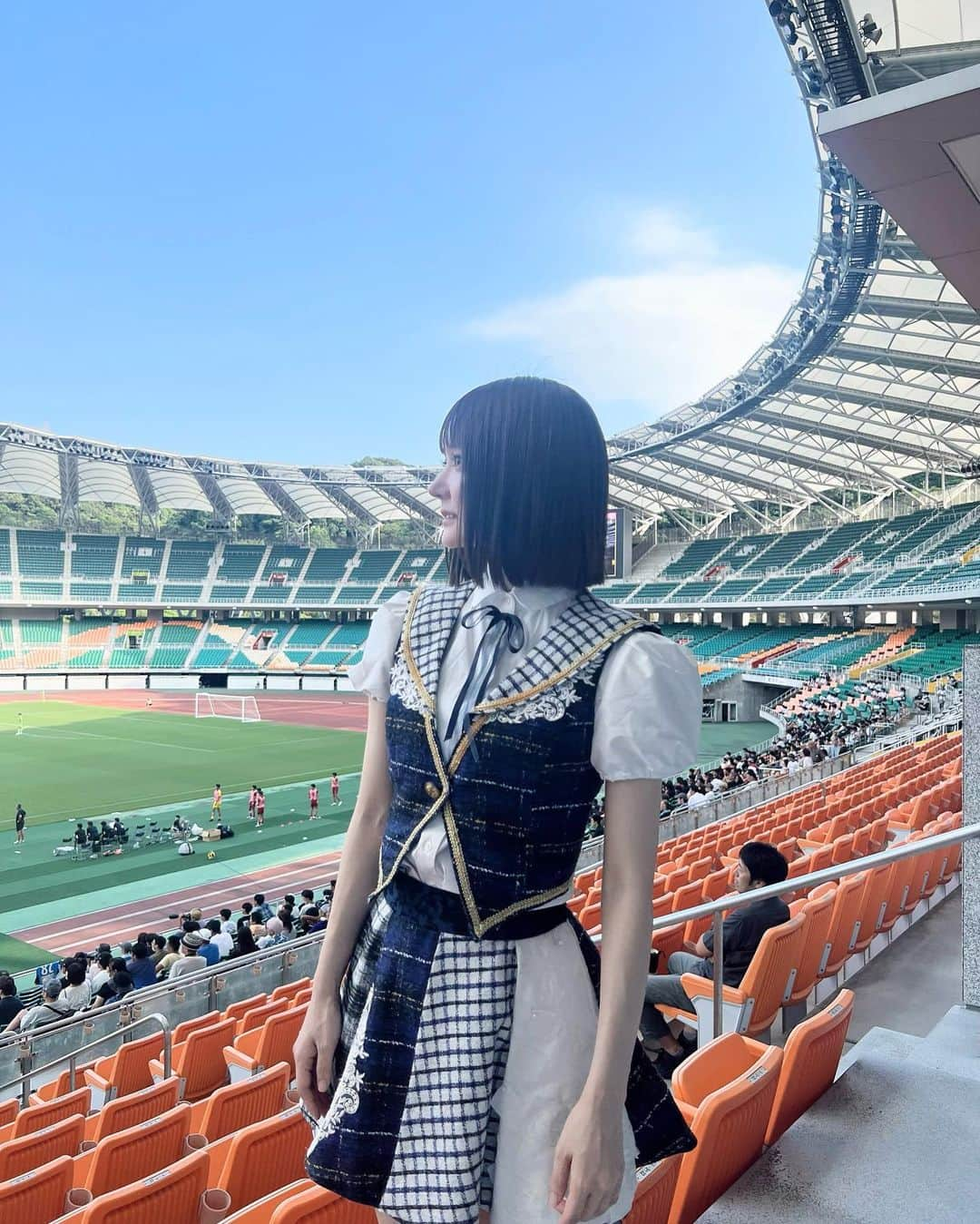 石綿日向子のインスタグラム：「👶🏻🏟️⚽️ SBSカップ エコパスタジアムでのパフォーマンス🎤 そして駿府城夏祭りでのLIVE🥷 静岡、2日間ありがとうございました！  出会ってくれた皆んな宜しくね😉  #前髪は切りすぎた #動画は勝手にスローモーション #SBSカップ #SBSCUP #エコパスタジアム #駿府城夏祭り」