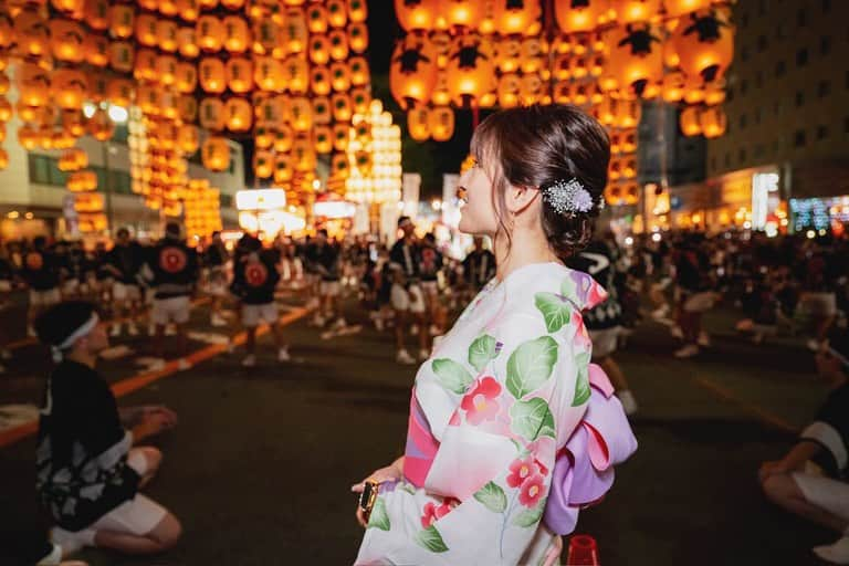 北川楓夏のインスタグラム：「今年はいっぱい浴衣を着ました🎐  Photo By @akifumihommaphotography   着付→中村ようこ先生  #akita #秋田 #竿燈まつり #東北三大祭り #浴衣 #秋田の夏 #rcawaii」