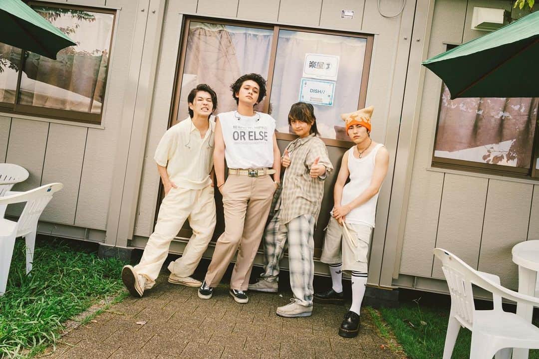 DISH//のインスタグラム：「・ 『MONSTER baSH 2023』 2023.08.19@香川県・国営讃岐まんのう公園  #北村匠海 (Vo/G) @take_me_1103  #矢部昌暉 (Cho/G) @pantystar_masaki  #橘柊生 (DJ/Key) @to_i1015  #泉大智 (Dr) @daichi_izumi  #DISH #モンバス #MONSTERbaSH」