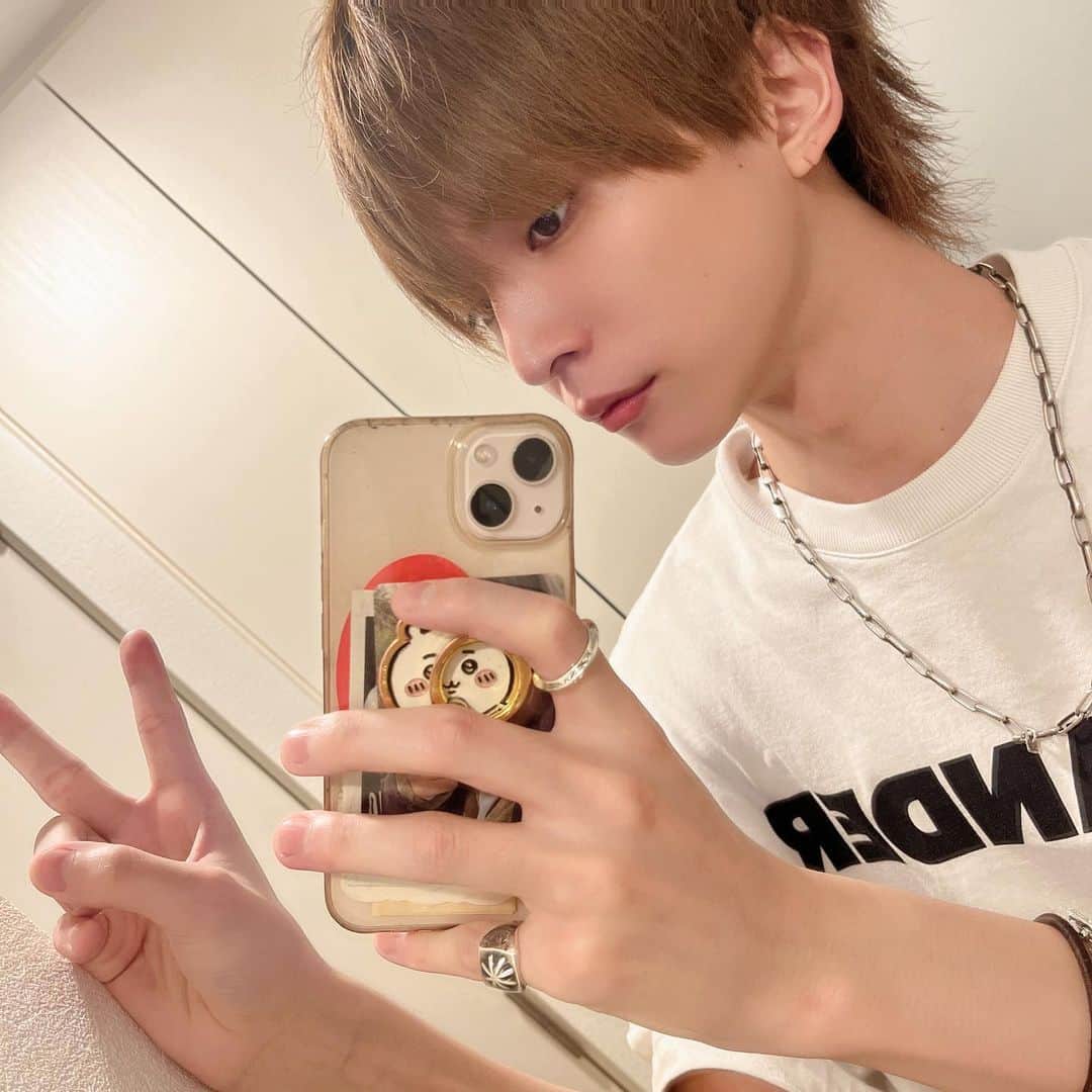 伊藤蓮のインスタグラム：「はやく夏おわれ〜_(:3」z)_」