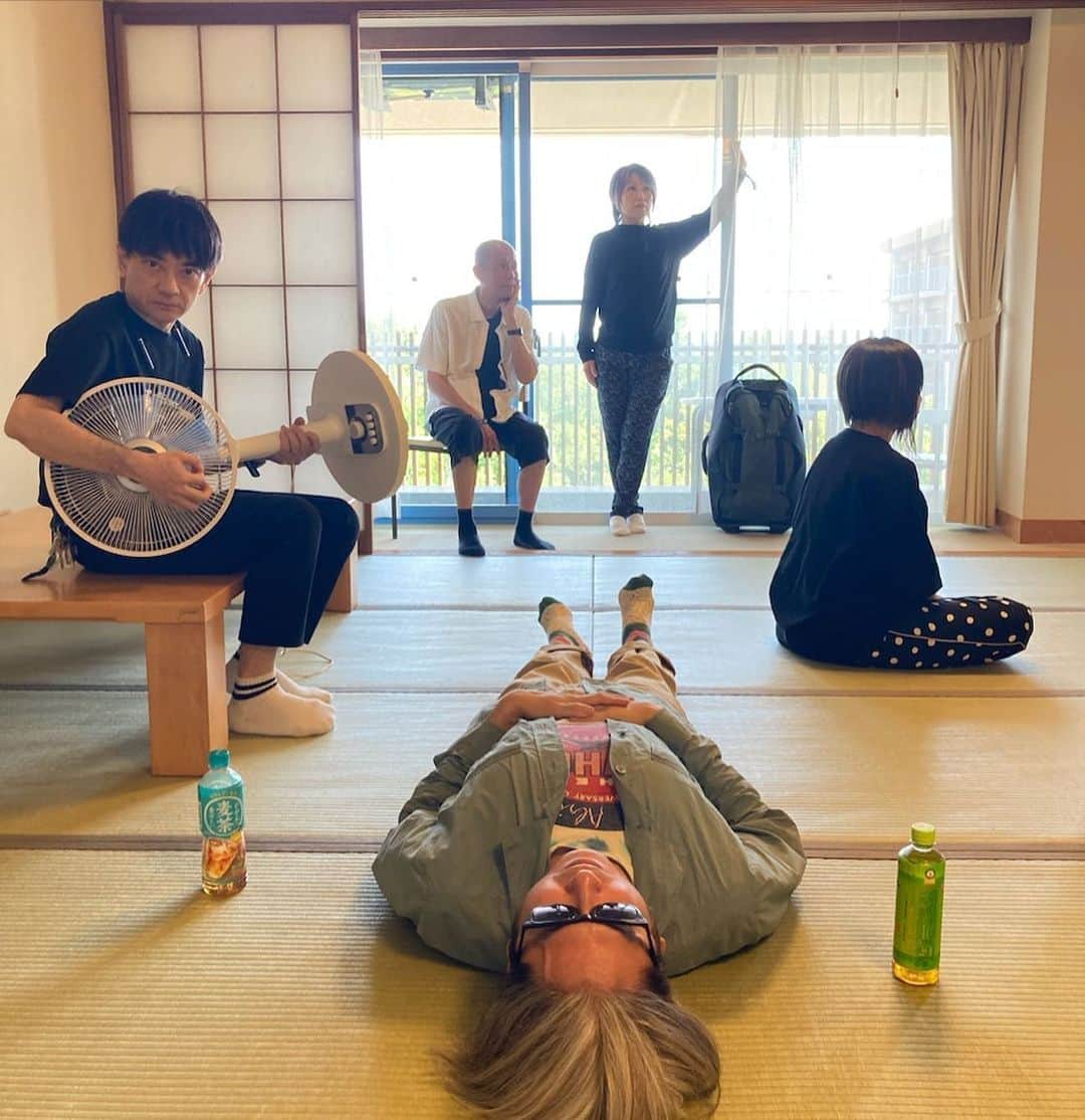 小山田圭吾のインスタグラム：「⚡️See you on Sonic Stage Osaka!⚡️@oasis @liamgallagher」