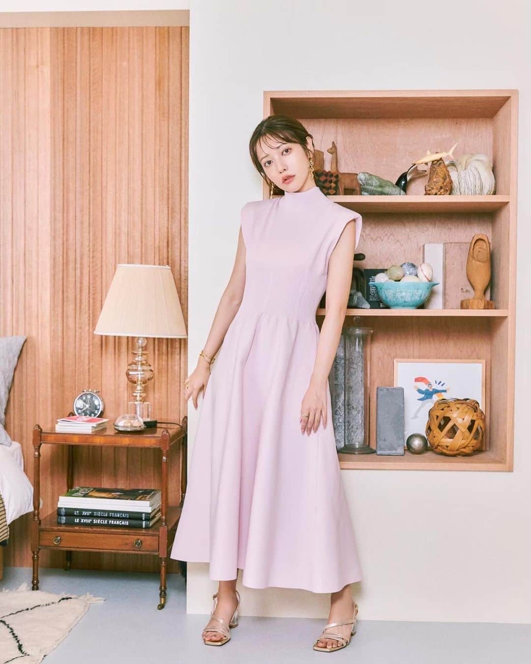 斉藤優里さんのインスタグラム写真 - (斉藤優里Instagram)「最近の投稿を友達に可愛いって 言ってもらえて嬉しいです〜♡♡♡ ⁡ 最近の投稿は同性の方が参考にしやすい投稿などを 心がけていたりするからファッション、メイクなど そう言ってもらえると沢山投稿を続けているかいが あって良かったなと思えます🛁✨ ⁡ 今回のワンピースも素材は凄く着やすいのに形が 綺麗な雰囲気なので見た目よりも楽ちんに着れます！ 絶対このワンピースは友達とカフェ行く時に めちゃめちゃ映えると思うな💖 ⁡ _____ ⁡ dress...@celford_official pierce...@miina.gems ring bangle...@ten.____ @scat.official sandal...@dianashoespress _____ ⁡ #今日の服 #今日のコーデ #ゆったんコーデ #斉藤優里 #ゆったん」8月20日 16時35分 - yuuri_3ito