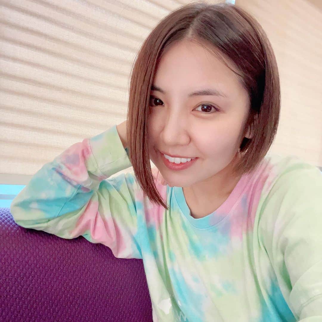 阿部真央のインスタグラム：「髪綺麗にしてもらってきた💇‍♀️💕」