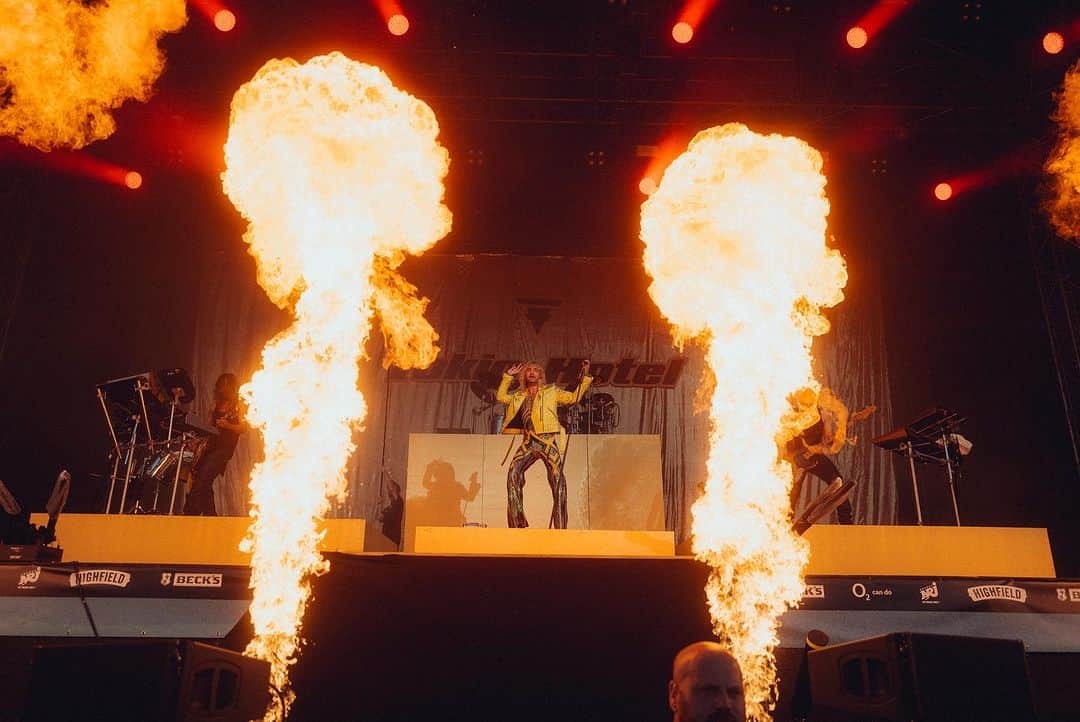 Tokio Hotelさんのインスタグラム写真 - (Tokio HotelInstagram)「Thank you Highfield! We had so much fun! 🫶🏻 📸 @leonschlesselmann」8月20日 20時48分 - tokiohotel