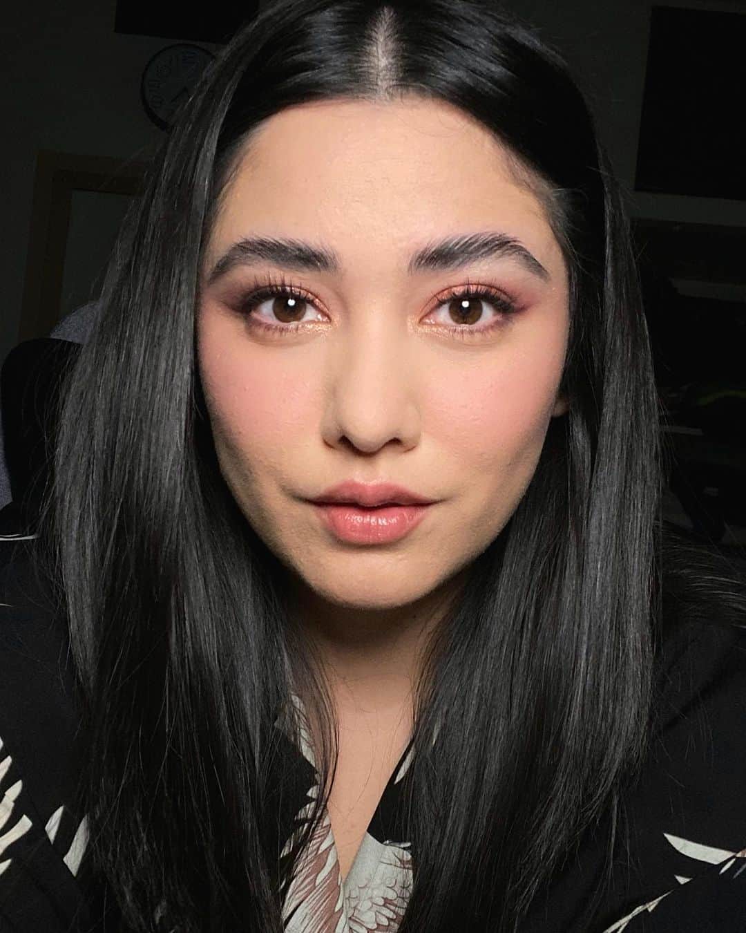 ローレン・ヤングのインスタグラム：「Full face of @issyandcompany 🩶」