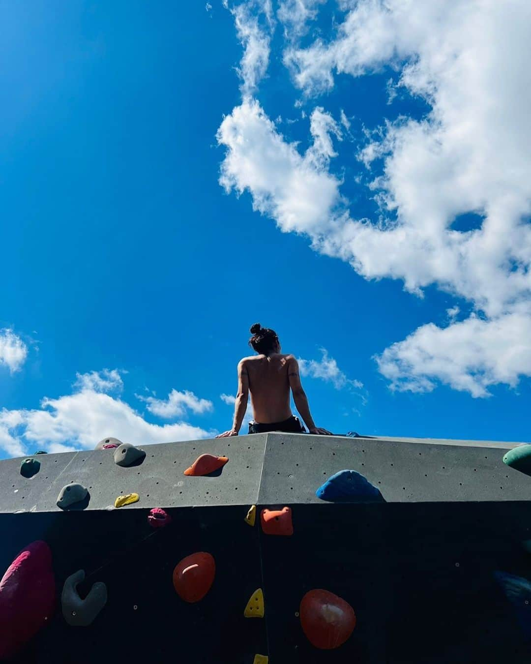 チョン・イルフンのインスタグラム：「🧗🤣」