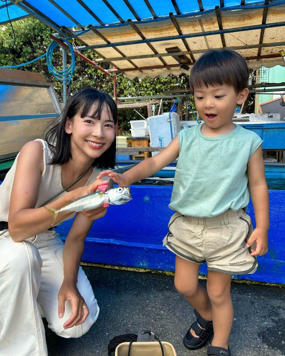 阪本智子さんのインスタグラム写真 - (阪本智子Instagram)「🐟♡  なんで口を開けてるんだろう？  と思っていたら、  サバのマネでした🤣  うんうん、似てるよ😂👌  子供の素直な発想本当に可愛い😂🩷  #釣り #魚釣り #サビキ釣り #兄弟ママ #阪本智子」8月20日 17時42分 - tomoko_sakamoto423