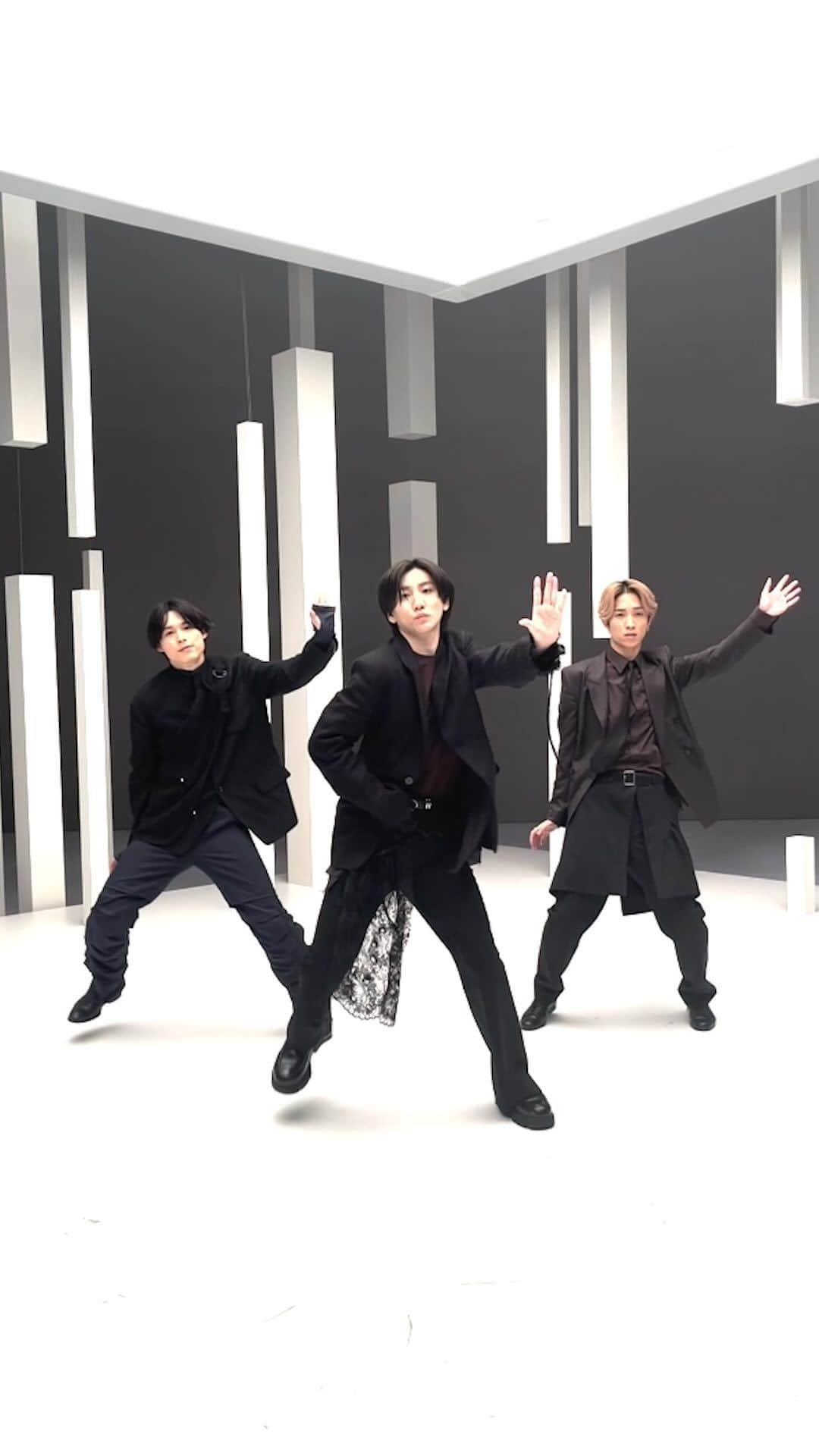 SixTONESのインスタグラム：「⁡ ⁡ ⁡ SixTONES 11th シングル「CREAK」 2023.8.30 Release   #京本大我 #松村北斗 #田中樹 #SixTONES_CREAK」