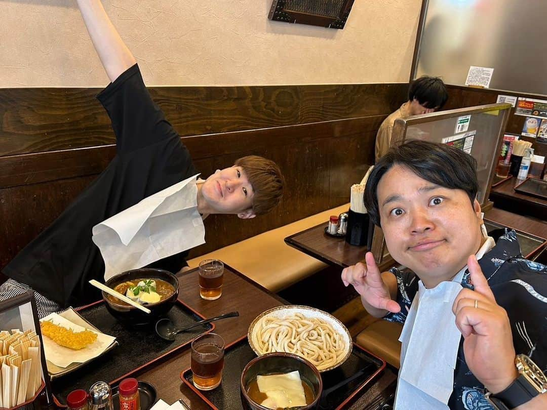 はぎちゃんさんのインスタグラム写真 - (はぎちゃんInstagram)「仲良し芸人先輩達とカレーうどんと茶しばきさせて頂きました！相変わらず楽しいー！からのウルトラCー！ #カレーうどん #つけ麺  #茶しばき」8月20日 18時07分 - hagichan0524