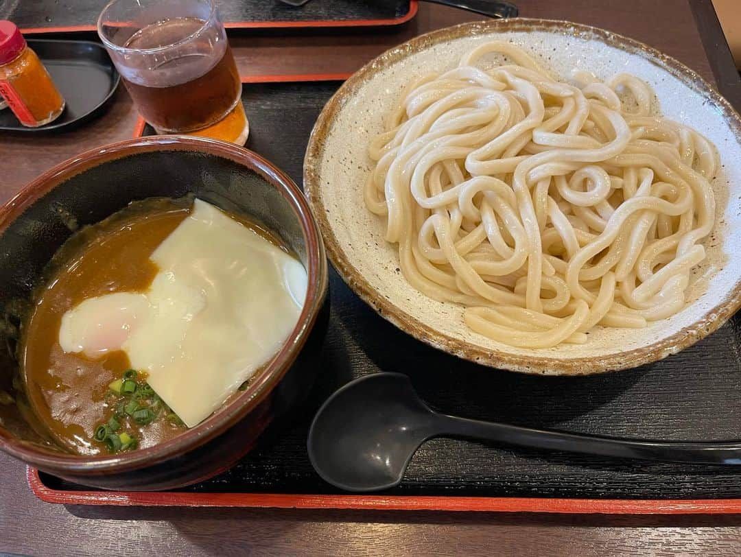 はぎちゃんさんのインスタグラム写真 - (はぎちゃんInstagram)「仲良し芸人先輩達とカレーうどんと茶しばきさせて頂きました！相変わらず楽しいー！からのウルトラCー！ #カレーうどん #つけ麺  #茶しばき」8月20日 18時07分 - hagichan0524