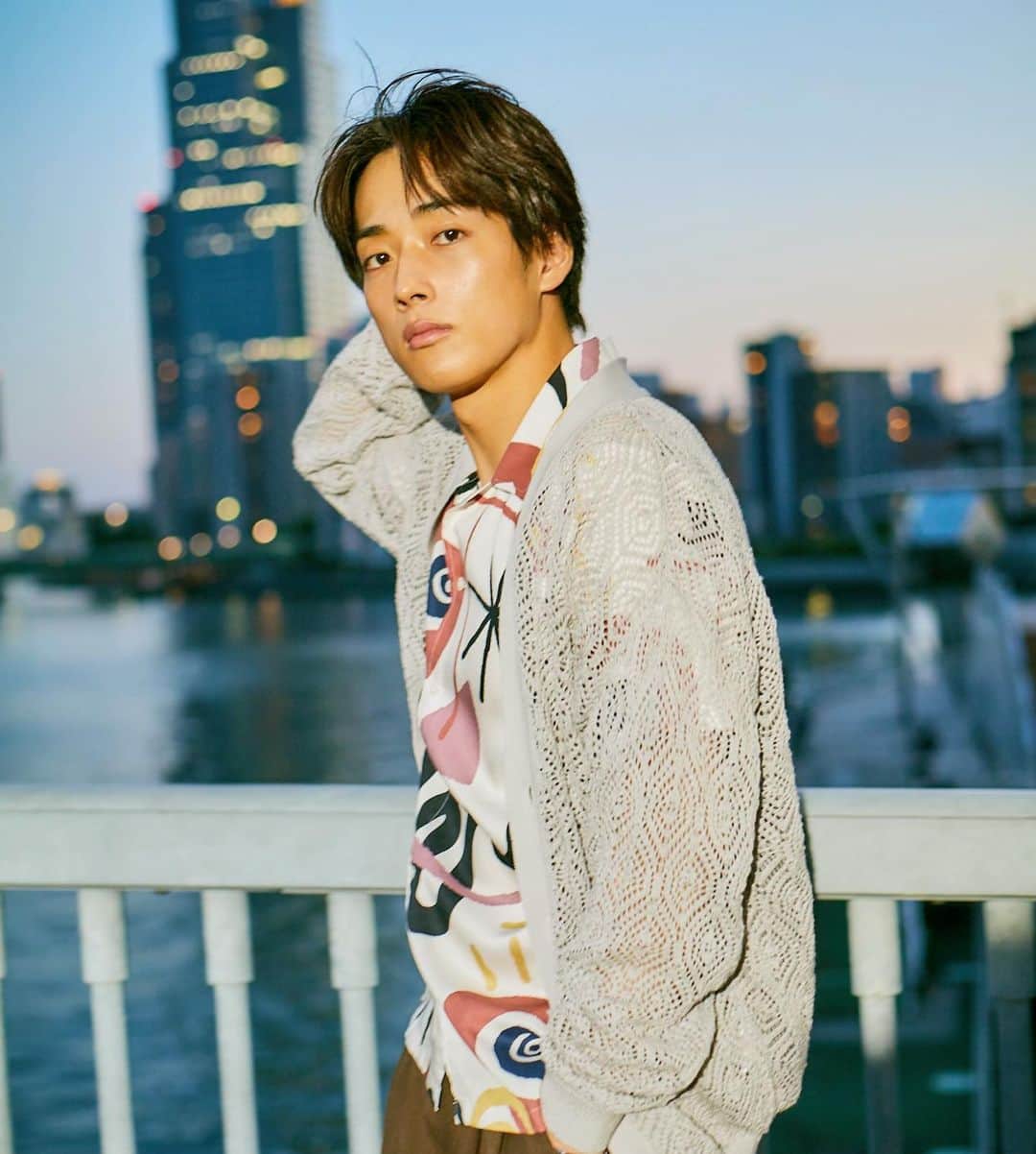 のインスタグラム：「最近夜は涼しいね🌬️  良い夜景🌉」