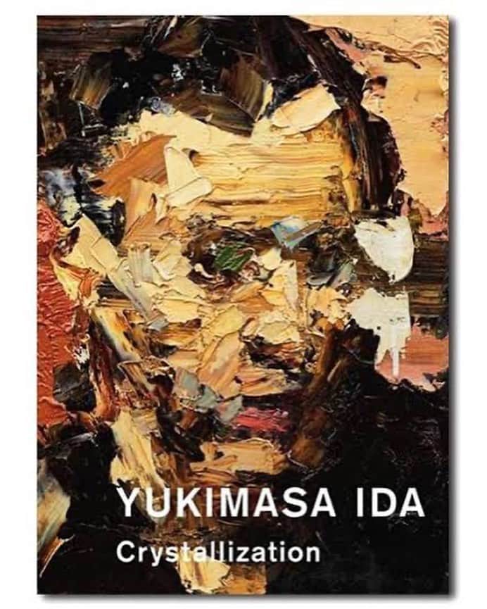 井田幸昌さんのインスタグラム写真 - (井田幸昌Instagram)「This piece was painted when I was 23 or 24 years old and is only on display at this show in Yonago. It is also on the cover of my art book, and I think it was the first work that opened the door to expressionist techniques for me, having previously painted realistic pictures.  At the time, I was very poor and had no money to buy a canvas, so I painted on a panel I picked up from the university dump.Haha  But my heart was rich. I was eating nothing but instant noodles. LOL  ______________________________________________  この作品は、私が23歳か24歳のときに描いたもので、米子での展覧会のみで展示される予定です。 私の画集の表紙にもなっていますが、それまで写実的な絵を描いていた私にとって、表現主義的な技法のドアを開いた最初の作品だったように思います。  とても懐かしい。 最初この絵が出来た時、失敗したと思って凹んだのを良く覚えているな。  キャンバスを買うお金もなくて、大学のゴミ捨て場から拾ってきたパネルに描いたんだったなぁ。 百円ローソンのインスタントラーメンしか食べていなかった。笑 心は豊かだったけどね。  “Yonago City Museum of Art 40th Anniversary 2023 Yonago City Museum of Art Special Exhibition Yukimasa Ida's exhibition "Panta Rhei - As Long as the World turns. Until 27 this month.”  #yukimasaida #井田幸昌  #yonago #kyoto  #井田幸昌展 #パンタレイ #pantarhei  #鳥取 #米子  #京都  @yonagoshibi   photo by @kioku_keizo」8月20日 18時33分 - yukimasaida