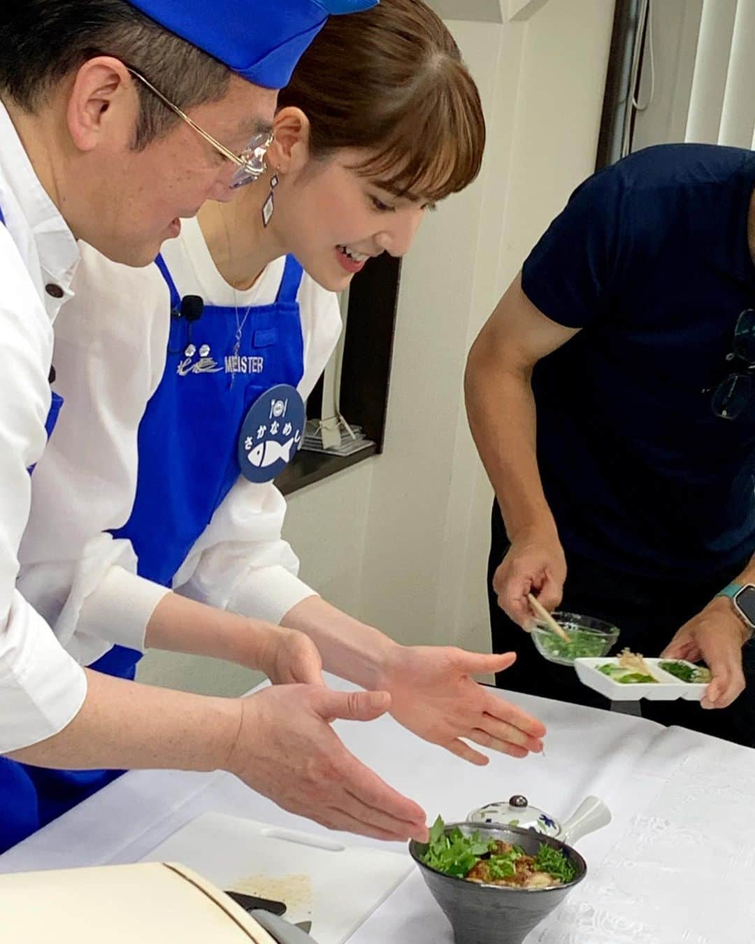 佐藤由季さんのインスタグラム写真 - (佐藤由季Instagram)「#さと魚ッチング 🐟 ▶️ @hokushin.suisan  #魚の北辰 #うなぎ茶漬け  #鰻 #アレンジ #お茶漬け   我が家は鰻が大好きなので 土用の丑の日関係なく鰻をよく食べます！ 祖母は特にです😌 お茶漬けであればサラッと夏に食べやすい 薬味もたっぷりで食欲がない時にもピッタリ 是非試してみてください✨  #北辰 #さかなめし🐟  #オフショット #オフ動画  #うなぎ #ウナ茶漬け  #スーパーの鰻を美味しくアレンジ  #食欲がない時に もぴったり #フリーアナウンサー  #bayfmレポーター  #自称北辰マイスター #1年生 #2年生  #佐藤由季  #お茶をかける時の緊張感  #撮影後はいつもスタッフの皆さんと作ったさかなめしでパーティー状態です 🐟」8月20日 18時39分 - yukisato0710