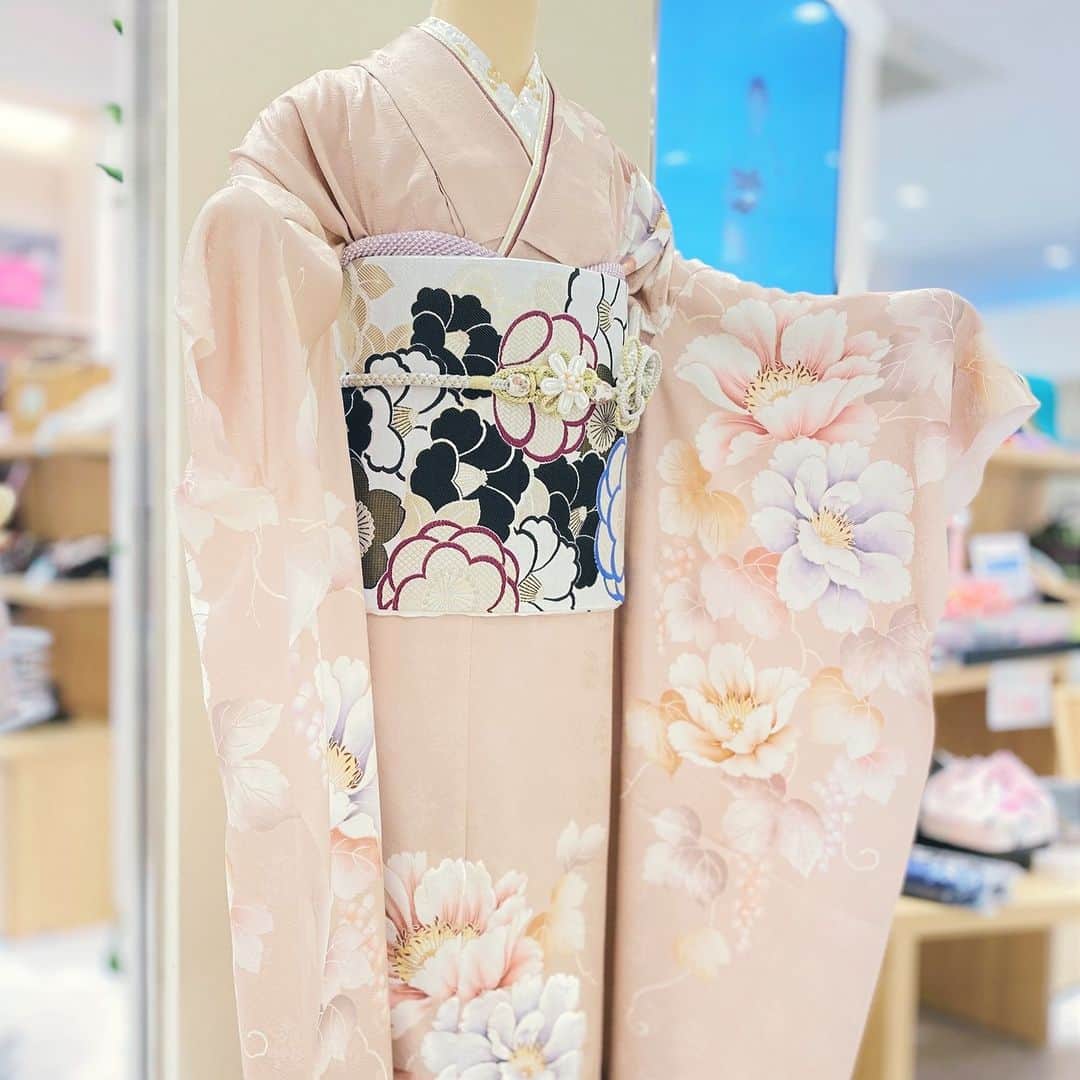 LATOV_ラトブ のインスタグラム