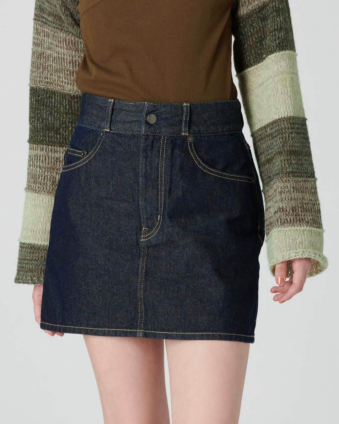 WEGOさんのインスタグラム写真 - (WEGOInstagram)「new skirt  ✔︎台形ミニスカート ¥2,199(tax in)  通年使えるタイトな台形ミニスカート。 秋はブーツやタイツなどと合わせたスタイリングがgood。  #WEGO #ウィゴー #台形ミニスカート #ミニスカート #スカートコーデ」8月20日 18時43分 - wego_official
