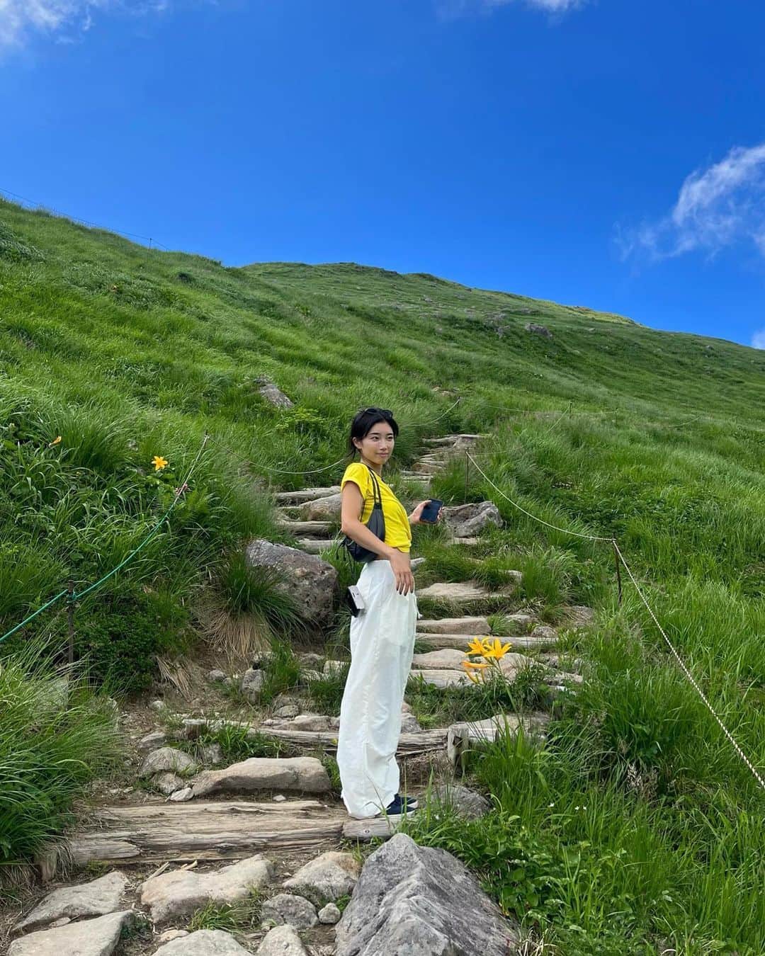 yuikoさんのインスタグラム写真 - (yuikoInstagram)「天国みたいな場所⛰🌙 時間がなくて頂上まで登れなかったから絶対リベンジ  👖 @suwdee_official」8月20日 19時02分 - _yuiko__