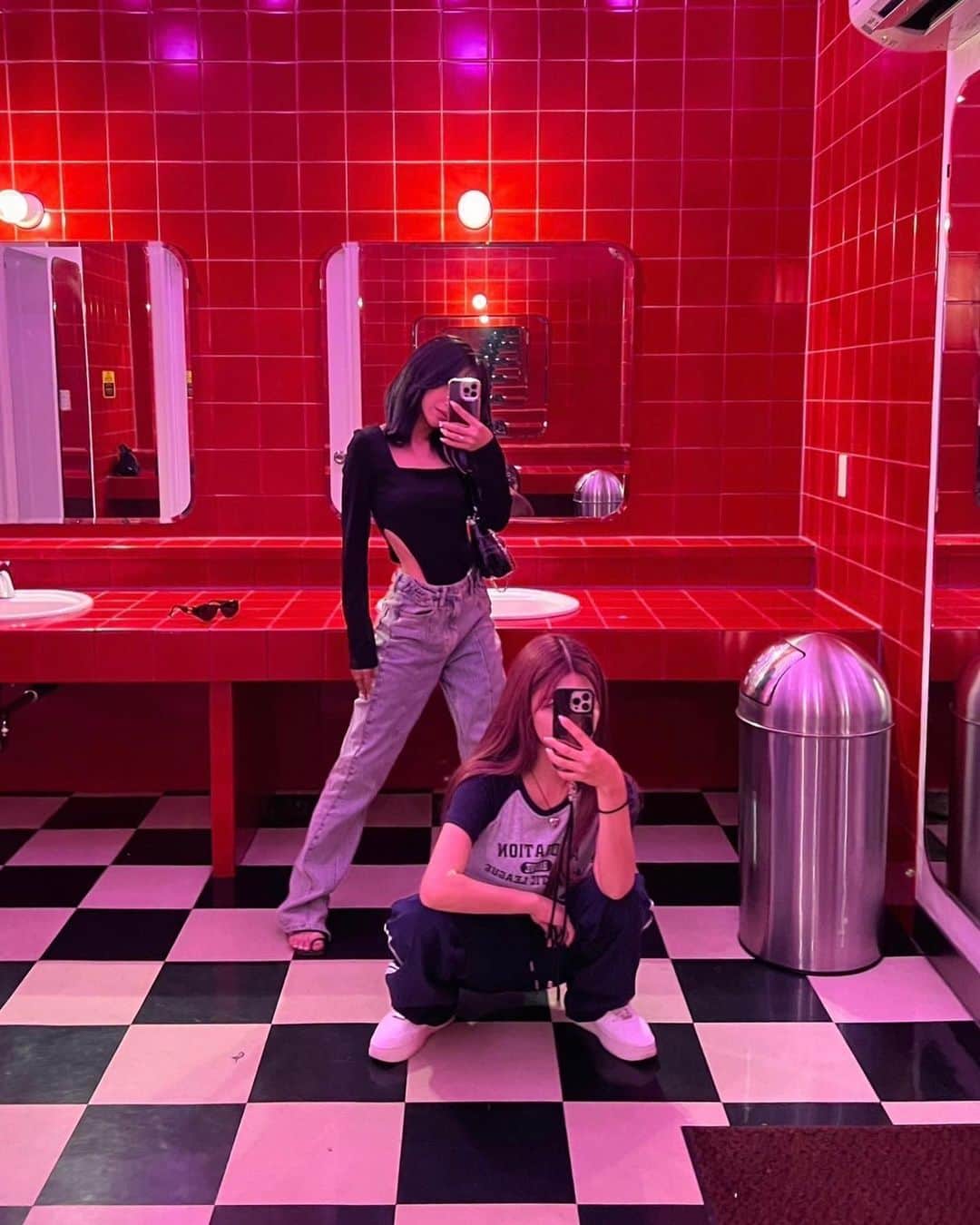 RINAのインスタグラム：「うちらももうすぐ１３年🤝マブ」