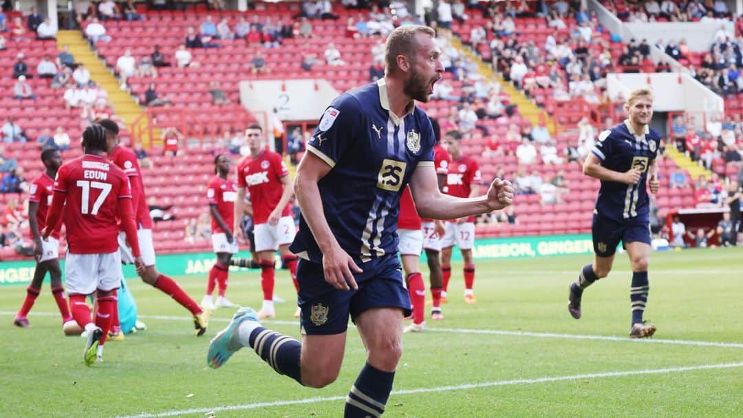 ジェームズ・ウィルソンのインスタグラム：「What a game! The lads fought until the end. Happy to make my first start of the season and be back on the scoresheet ⚽️  Thank you to the fans for the warm welcome back! The support doesn’t go unnoticed 👊🏼」