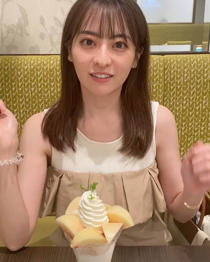 末吉 瞳のインスタグラム：「🍑🫧🍨🏙️」
