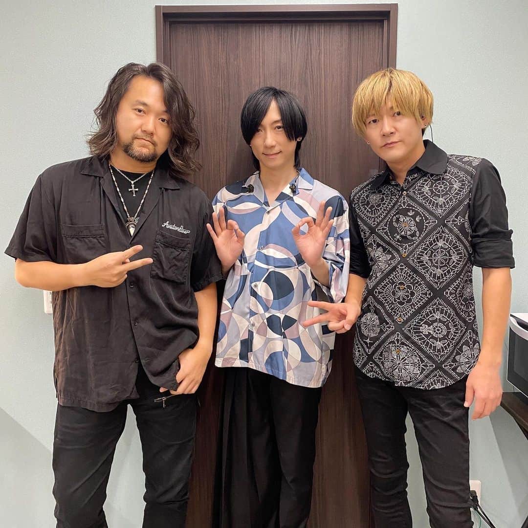高井淳のインスタグラム：「8/19 ■喋って喋って(出張) 第二十話 ■ONE ELEMENT 「LIED」 @静かの海  ご来場誠にありがとうございました！ 夏の素敵な思い出ができました☺︎ また名古屋馳せ参じます。  楽屋でも ヒロ君、おっきーと話は尽きないし 良き旅でした。 山ちゃんも前回行こうって言ってたのも 行けてよかった！」