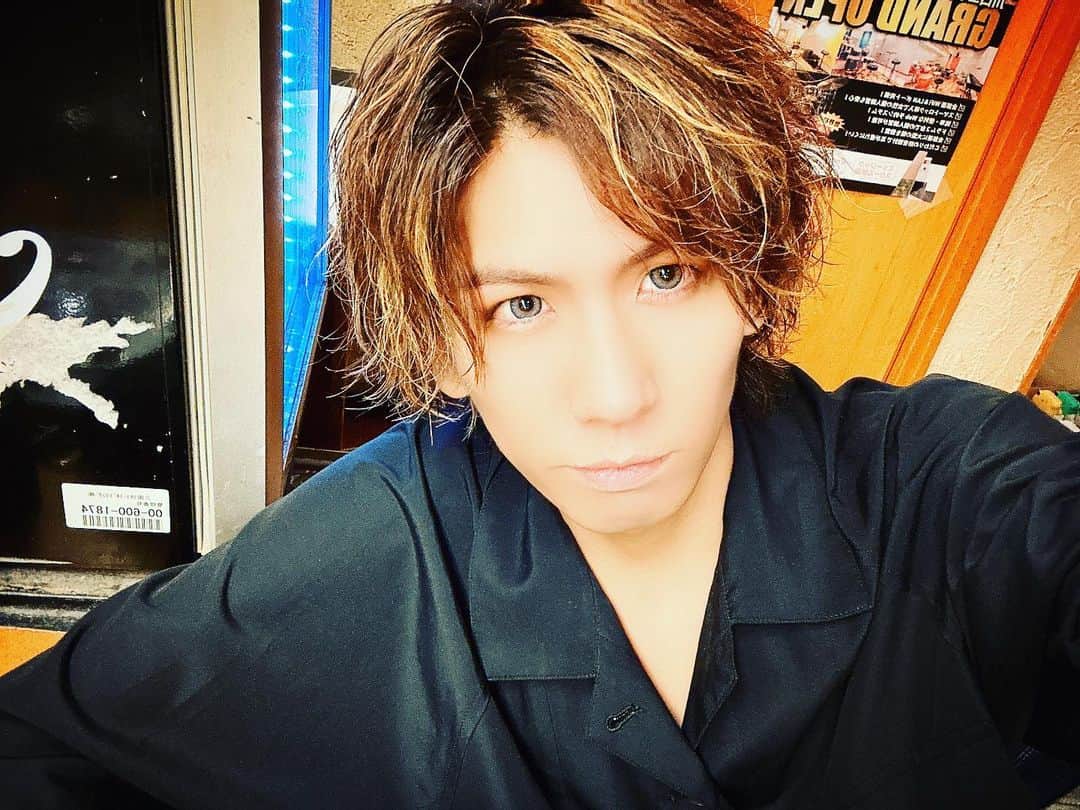 のインスタグラム：「埼玉ワンマンありがとうございましたー！！  いさとと初関東！ やっと来れて嬉しかったです💎  遊びに来てくれてありがとうございました！  夏を感じてもらえたでしょうか？？  9月15日は東京なんでぜひ遊びに来てください💋  お待ちしておりますー！  それでは  ほなっち(๑^-^๑)/  #たんさん #ギルド #西川口hearts」