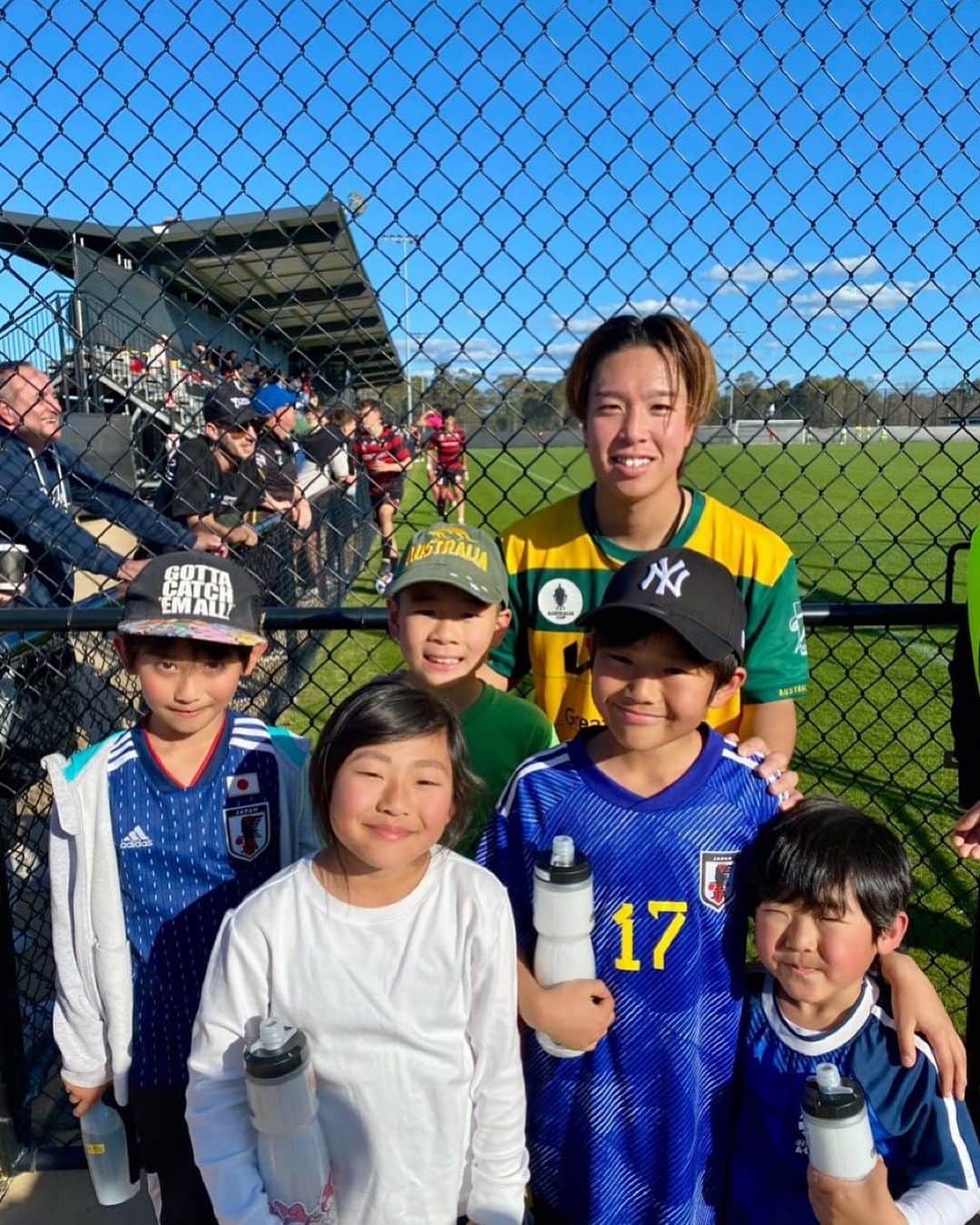 中村駿太のインスタグラム：「Thank you for coming‼︎  MATE FCの子供たちが応援に来てくれました‼︎  わざわざ遠いところまでありがとう！！ これからも頑張ろうね😉  @matefc_australia」