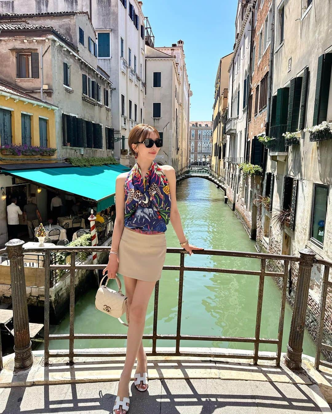 JUNKO（飯田順子）のインスタグラム：「📍venice🇮🇹 ・ 何年ぶりだろう ヴェネツィア🤍 ・ 美しい世界でした 暑すぎて日傘を途中で購入💦 ミッションインポッシブルの舞台で いろんな場所に興奮❤︎  #ミッションインポッシブル」