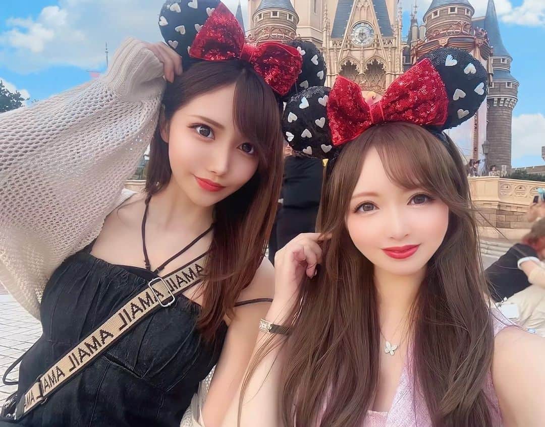 希咲みらいのインスタグラム：「あまなとの4年ぶりのディズニー🌼🌈  この夏はスマブラずーっとしてる🎮笑  #新宿 #歌舞伎町 #六本木 #北新地 #すすきの #大阪ミナミ #中洲 #キャバ嬢 #キャバクラ #ラウンジ #kabukicho #乳スタグラム #disneyland #ディズニーランド #ディズニーコーデ #disney #ディズニーカチューシャ #ディズニー #東京ディズニーランド #舞浜 #andcouture #夏の思い出」