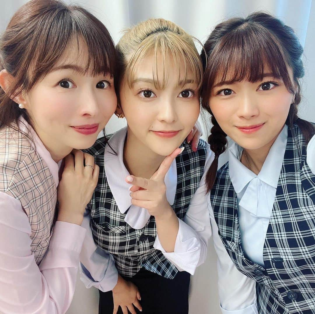 大堀恵さんのインスタグラム写真 - (大堀恵Instagram)「娘は今日からお友達と宿泊行事へ出発🎵 私は、お仕事へ！ 現場でお誕生日のお祝いをしていただきました💐 ついに40歳に🫨 おとちゃん、お誕生日おめでとう🎂すず、愛情こもったプレゼントありがとう♡ 可愛くて若い2人にいつも介護してもらってます☺️🙏 #お誕生日」8月20日 20時30分 - ohorimegumi