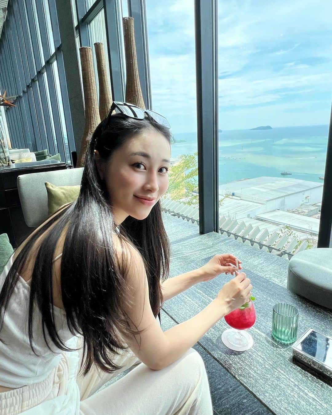 長沼南帆さんのインスタグラム写真 - (長沼南帆Instagram)「こんな兄いたら絶対楽しい！っていう姉の旦那さんと通常運転の姉👯‍♀️  ホテルが素敵すぎて、お昼寝沢山しちゃった☺️💜  #コタキナバル　#kotakinabalu #マレーシア　#マレーシア旅行 #マレーシア観光」8月20日 20時23分 - n_on_a_diet