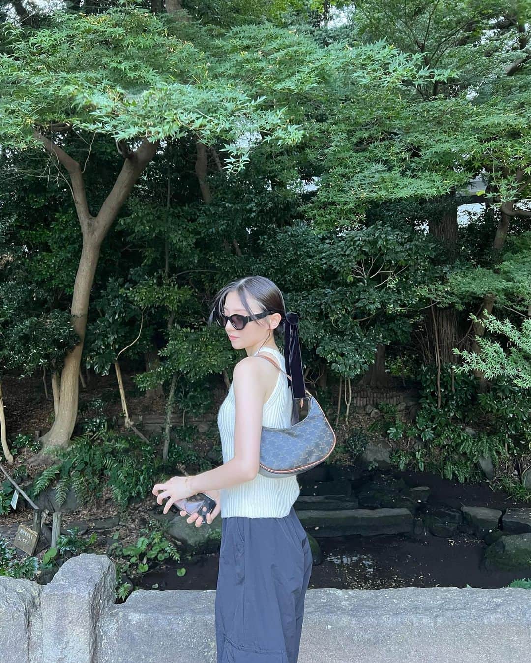 吉井美優のインスタグラム：「みつあみした 🎀🖤🪿」
