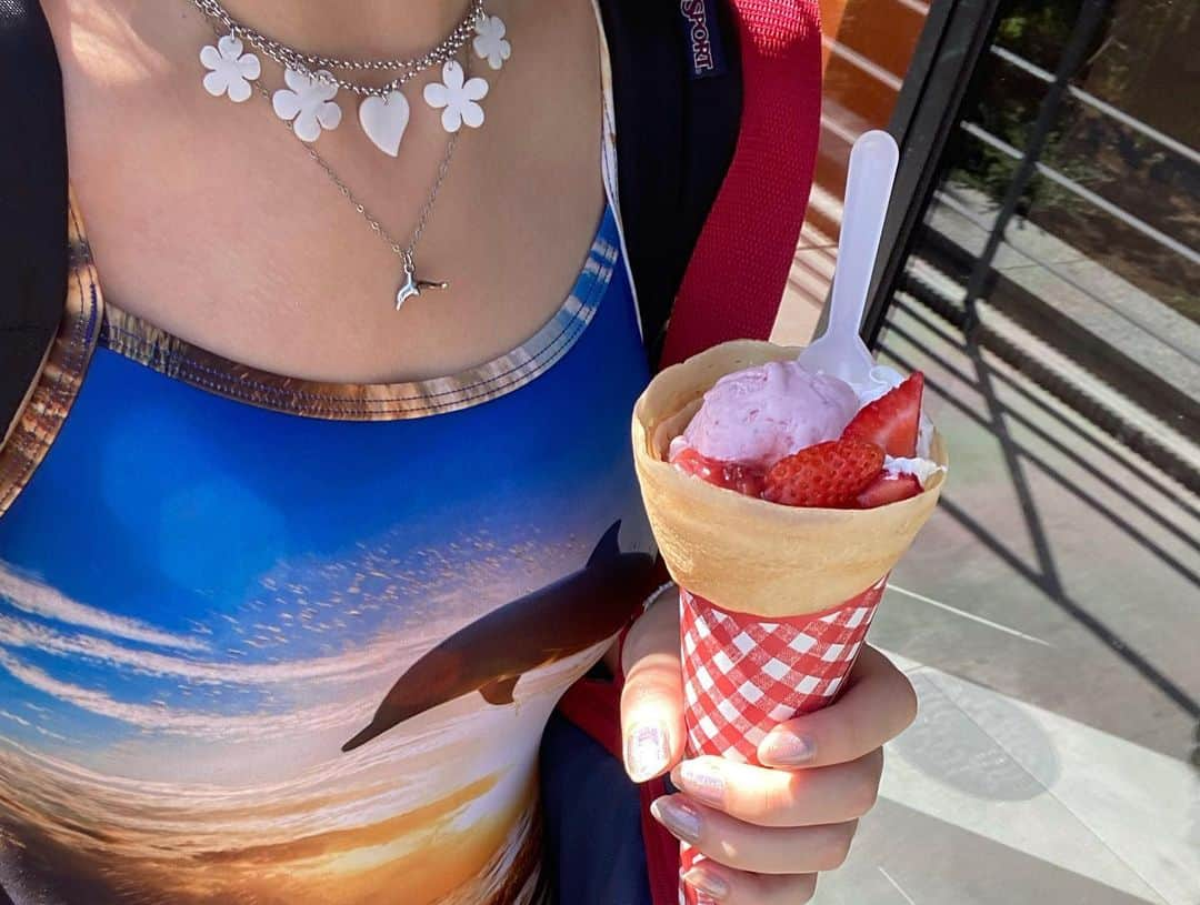 藤田エミリさんのインスタグラム写真 - (藤田エミリInstagram)「🍓🦈🍦🐬☁️🌈」8月20日 20時34分 - 7_emil_y