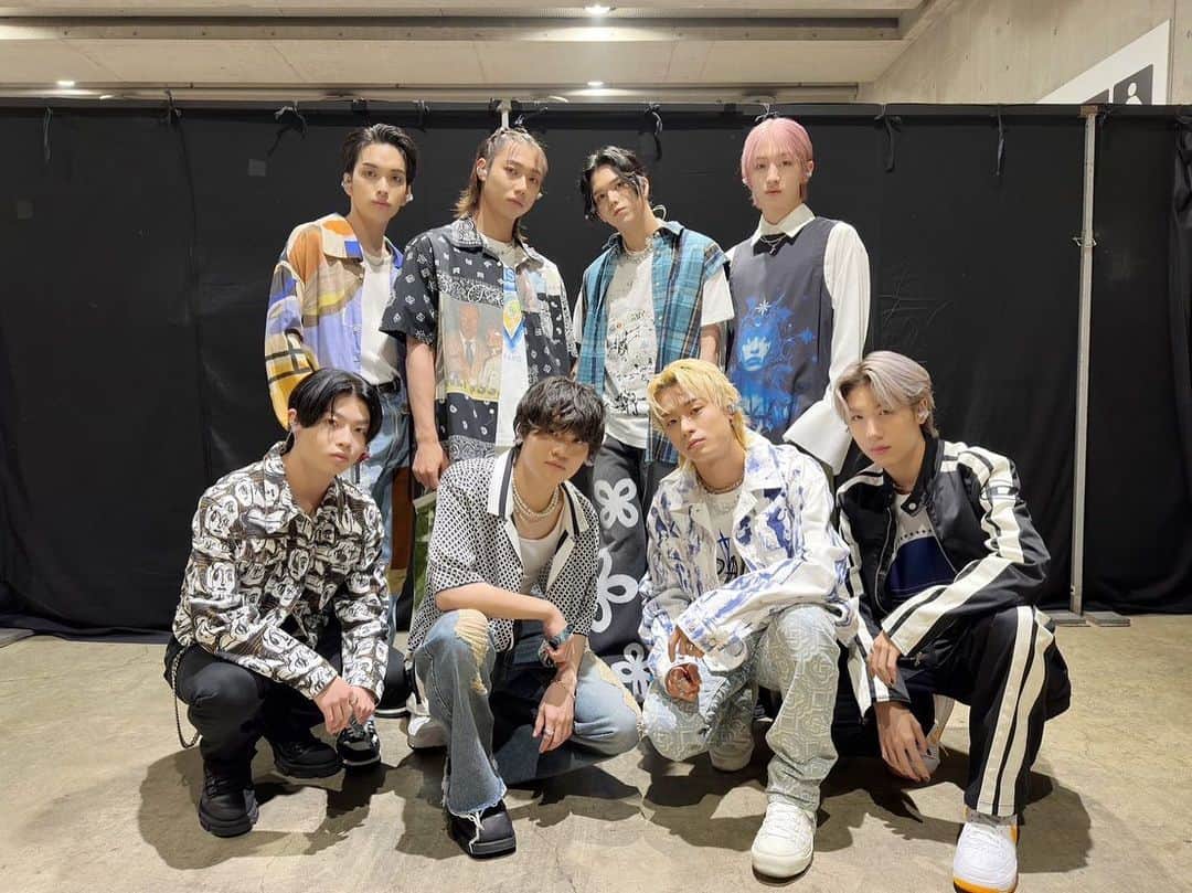 のインスタグラム：「SUMMER SONIC 2023📸  TOKYO・OSAKA MOUNTAIN STAGE Opening Actとして初出演させていただきました！ MUZEの皆さま、たくさんの声援ありがとうございました⚡️🫶  ▼MAZZEL Set list  01. Vivid  02. CAME TO DANCE 03. FANTASY  04. LIGHTNING 05. MISSION  ①TOKYO Photo：左上から EIKI / SEITO / RAN / NAOYA RYUKI / KAIRYU / TAKUTO / HAYATO  #サマソニ #summersonic #MAZZEL」