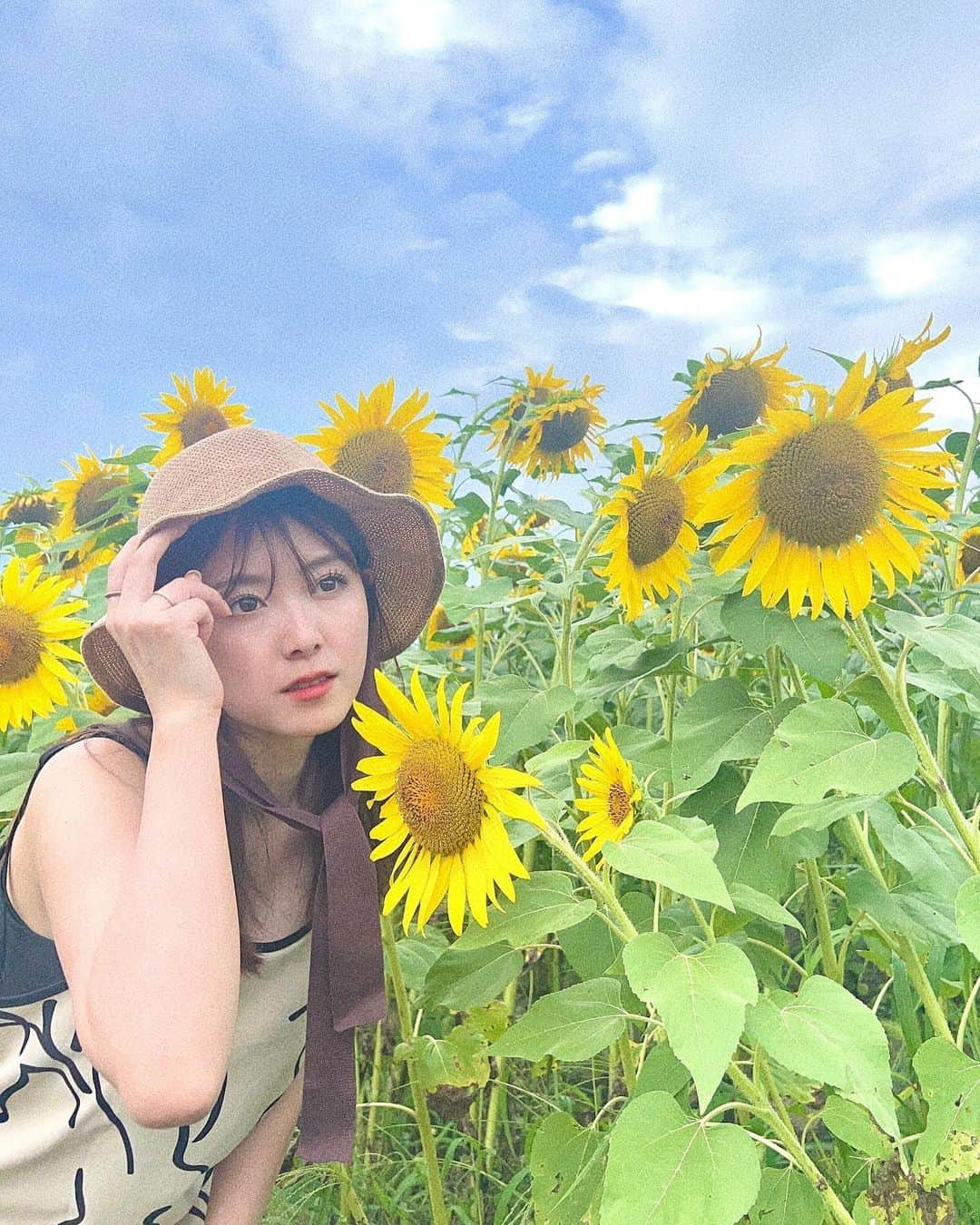 渡邉優さんのインスタグラム写真 - (渡邉優Instagram)「お花畑🌻♡  #花の都 #花の都公園 #山中湖 #女子旅 #女子旅旅行 #旅行 #お花畑」8月20日 20時42分 - yu_watanabe_