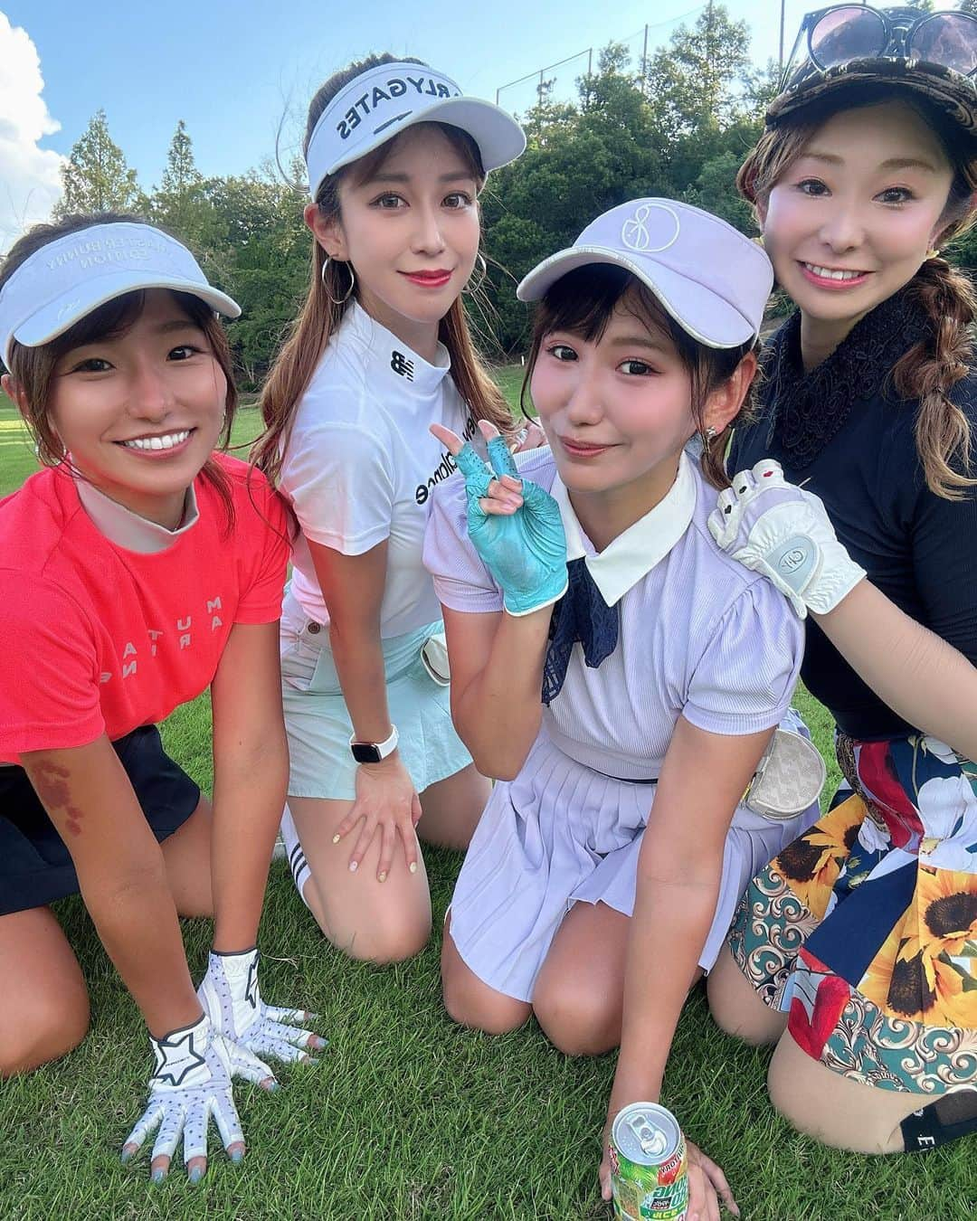 MIKIさんのインスタグラム写真 - (MIKIInstagram)「ナイター⛳️🩷🩷 やっぱりこの時期は暑いから早朝か ナイターだなぁ😮‍💨🩵🩵 って言いたいけど朝眠いから無理❗️笑 今月3回朝早いのあるんやけど起きれるか心配😭😭😭がんばろ。笑🥲✨ 雷で途中で終了からの土砂降り💦☔️ まあいい思い出💙🩵💙笑  #ゴルフ女子 #ゴルフ女子と繋がりたい  #ごるふ女子 #ゴルフスイング  #スイング動画 #ゴルフ上手くなりたい  #関西ゴルファー #かわいい」8月20日 20時44分 - mktyy_golf