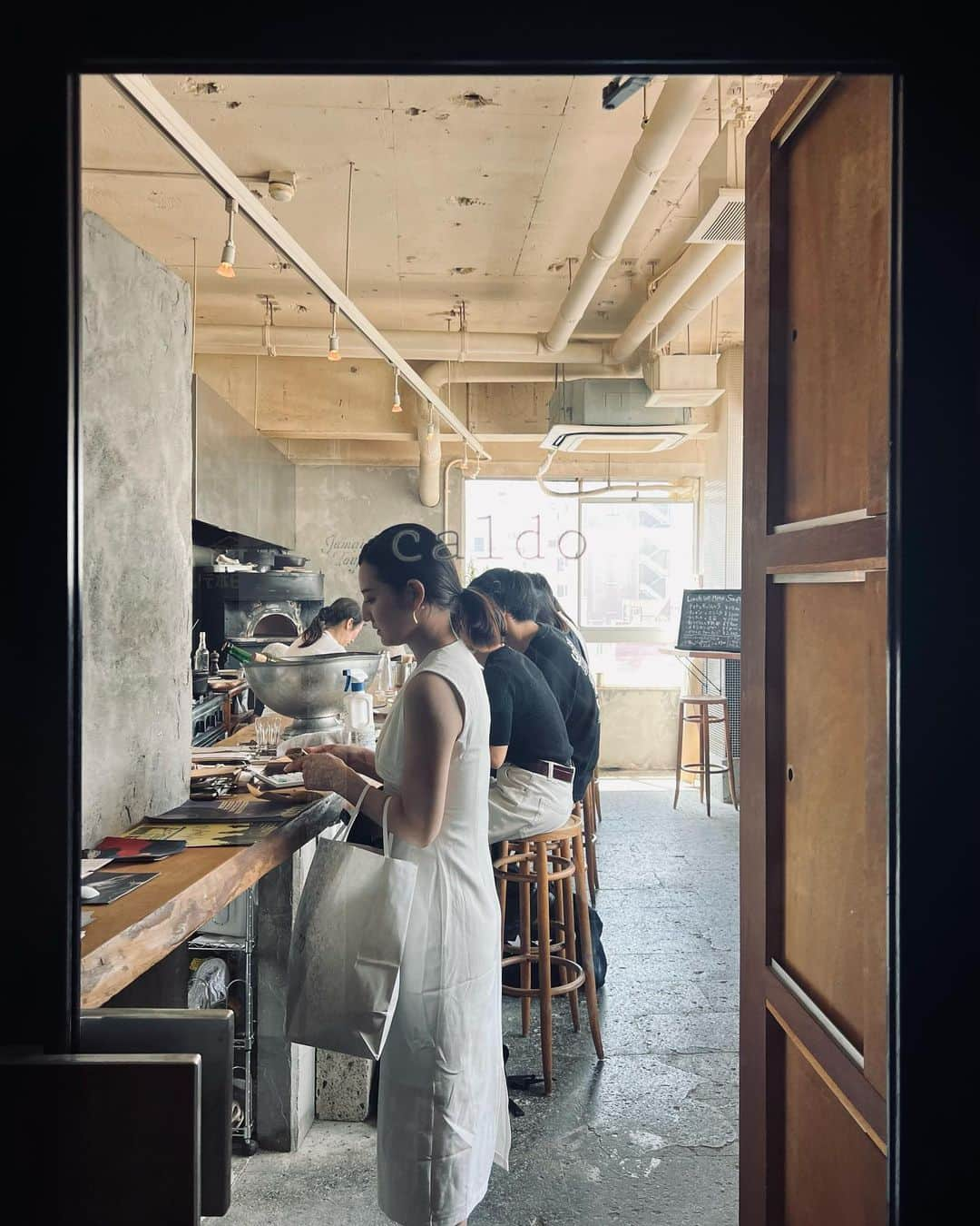 Ayaさんのインスタグラム写真 - (AyaInstagram)「妹と三ノ宮でlunch👧🏼👩🏽🍴  もっちもちのpizza美味しかったな🍕🍴 この生地だいすきなやつ🤤🤍  その後はカフェへ🚶‍♀️☕️  #神戸#元町#元町ランチ#三ノ宮ランチ#隠れ家カフェ #イタリアン#ピザ#元町ピザ#caldo#姉妹#sisters」8月20日 20時56分 - aya__fit