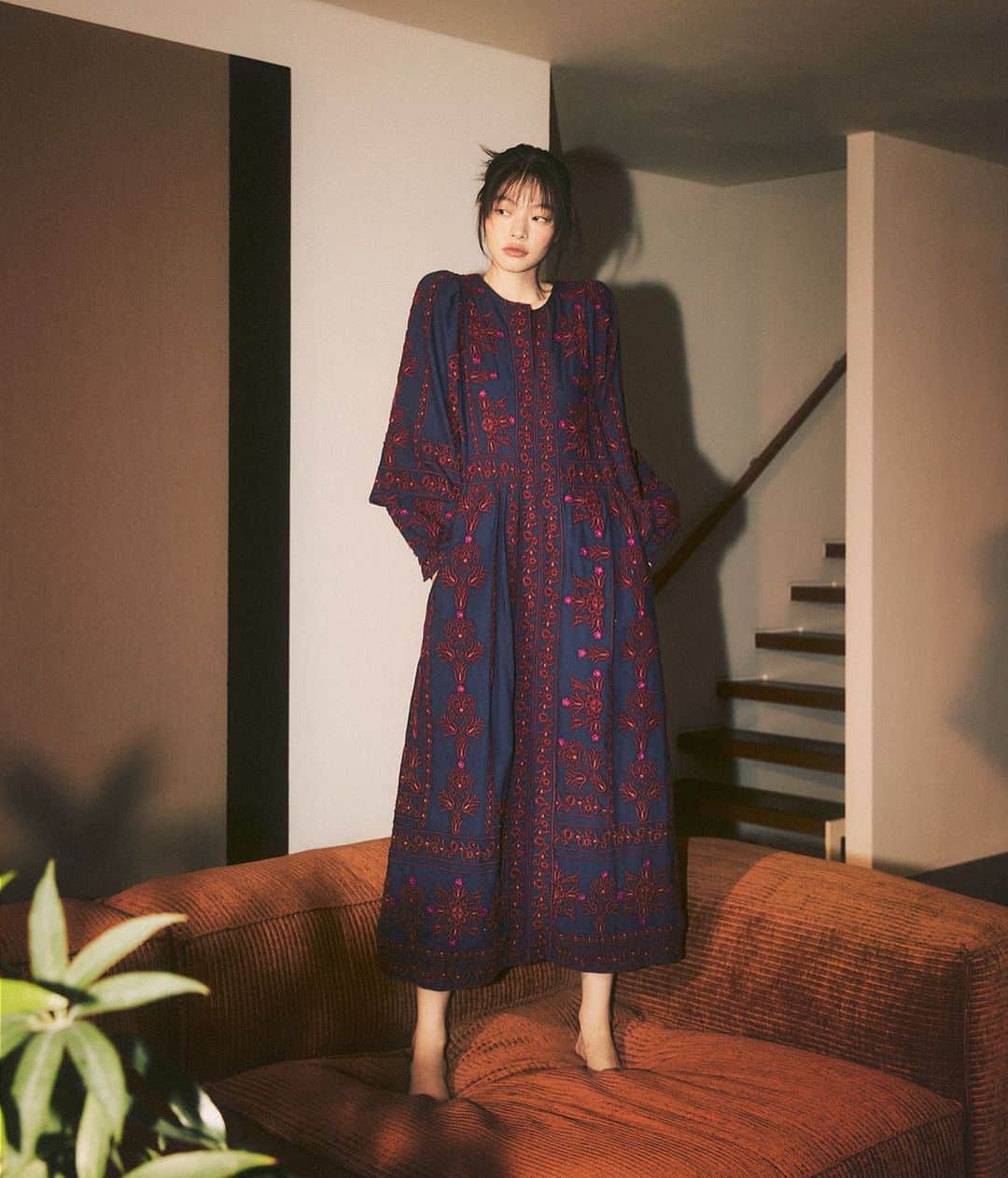 シー ニューヨークのインスタグラム：「The Petunia embroidered caftan ❤️ #seanewyork」