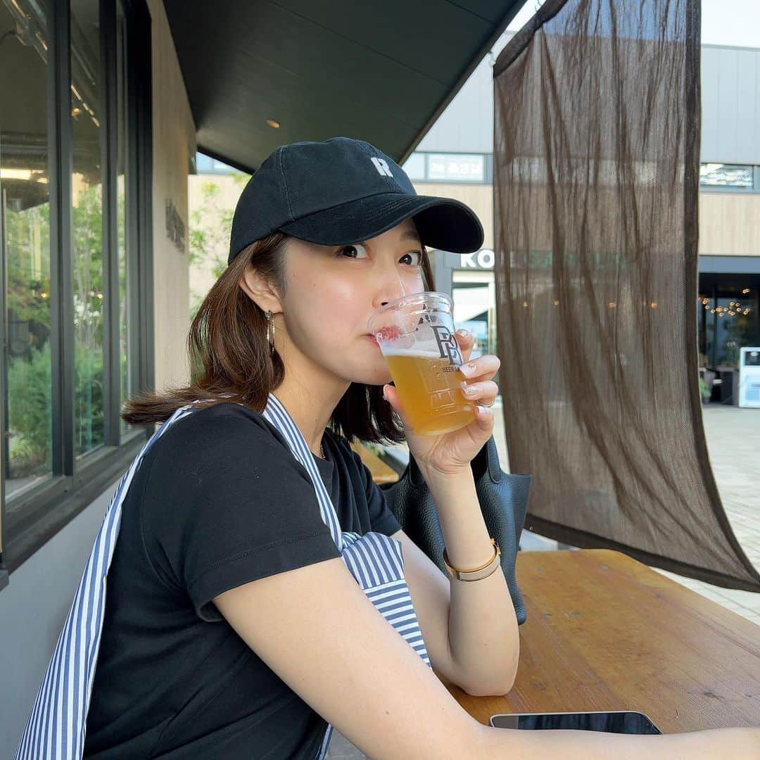 柳田菜月さんのインスタグラム写真 - (柳田菜月Instagram)「夏の外で飲むクラフトビールは 最高すぎる🍺 日本の夏を満喫できました♡ . 幼馴染がたくさん写真を撮ってくれた🫢 . #クラフトビール専門店  #夏満喫 #🍺❤️  #beer #summertime  #bestfriend」8月20日 21時00分 - natsuki.3190