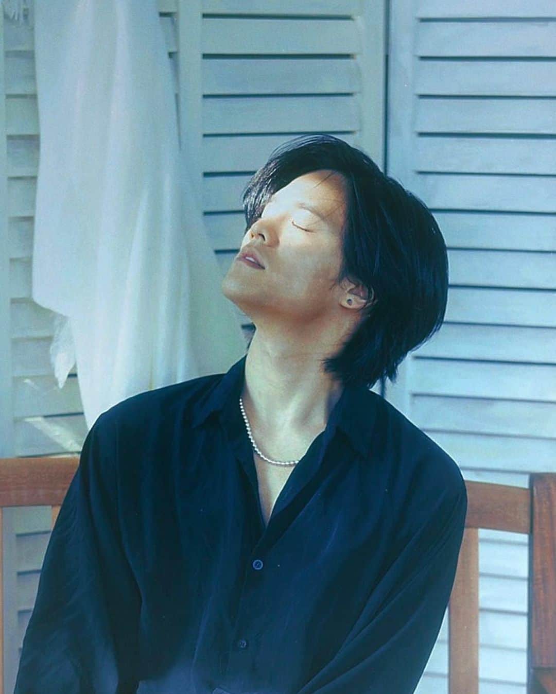 岡本圭人さんのインスタグラム写真 - (岡本圭人Instagram)「☆  Photo  How do you live? Work, Study, Sleep, Eat, Create, Communicate, Cook, Write, Sleep, Take care of others, Or... Anything you're doing, you're doing great! You should be proud of everything you are doing and never worry about how others see you. Because you are an Amazing person just the way you are!  Yours xx  毎日お疲れ様！よく頑張っているよ。えらいよ。  #keitogram  #けいとのインスタグラム  Photo by @kosuke_akikura.photography Place at @southend_photostudio」8月20日 21時03分 - keitookamoto_