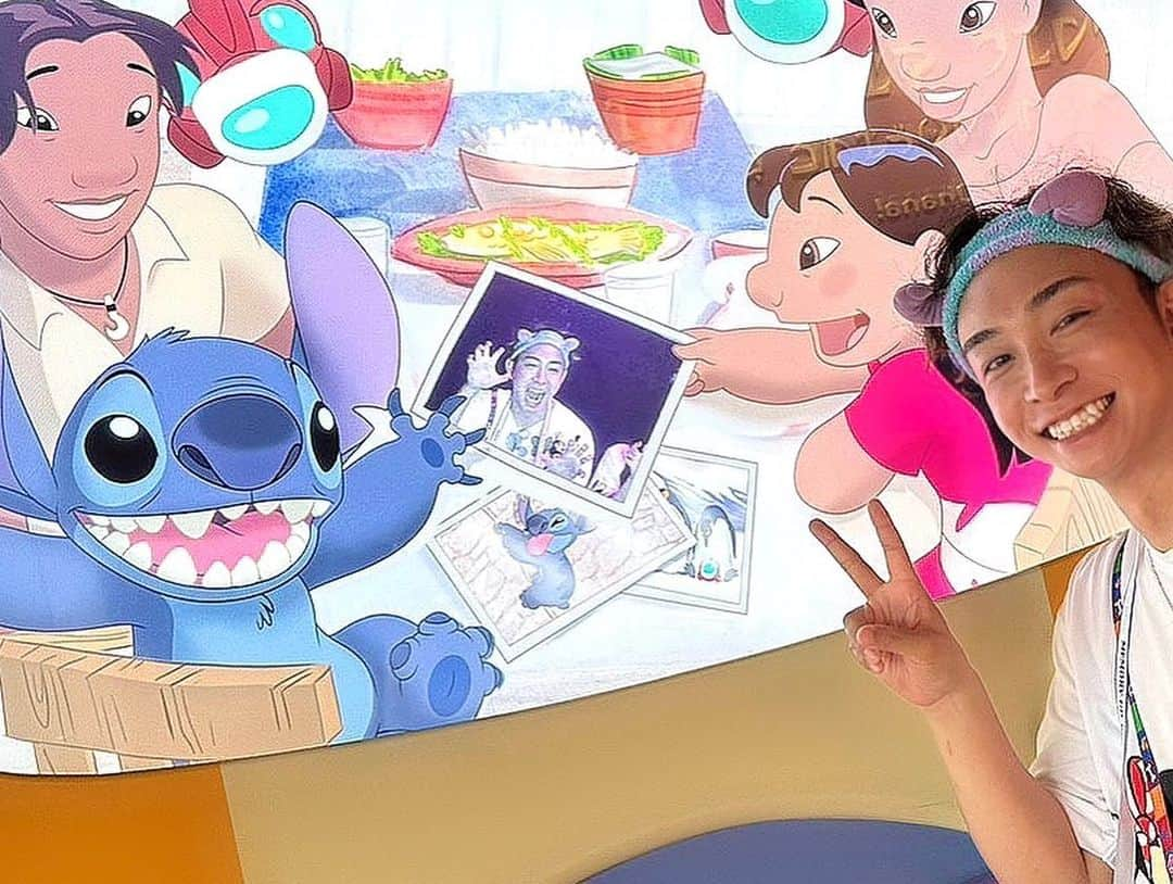 ヤスタケさんのインスタグラム写真 - (ヤスタケInstagram)「💙✨ Did you notice that?Stitch teased me a lot🤣Thanks to you, I was captivated by Stitch, and it is the best memory of summer vacation.You are my "OHANA"🌺With love!」8月20日 21時22分 - yasutagram0316