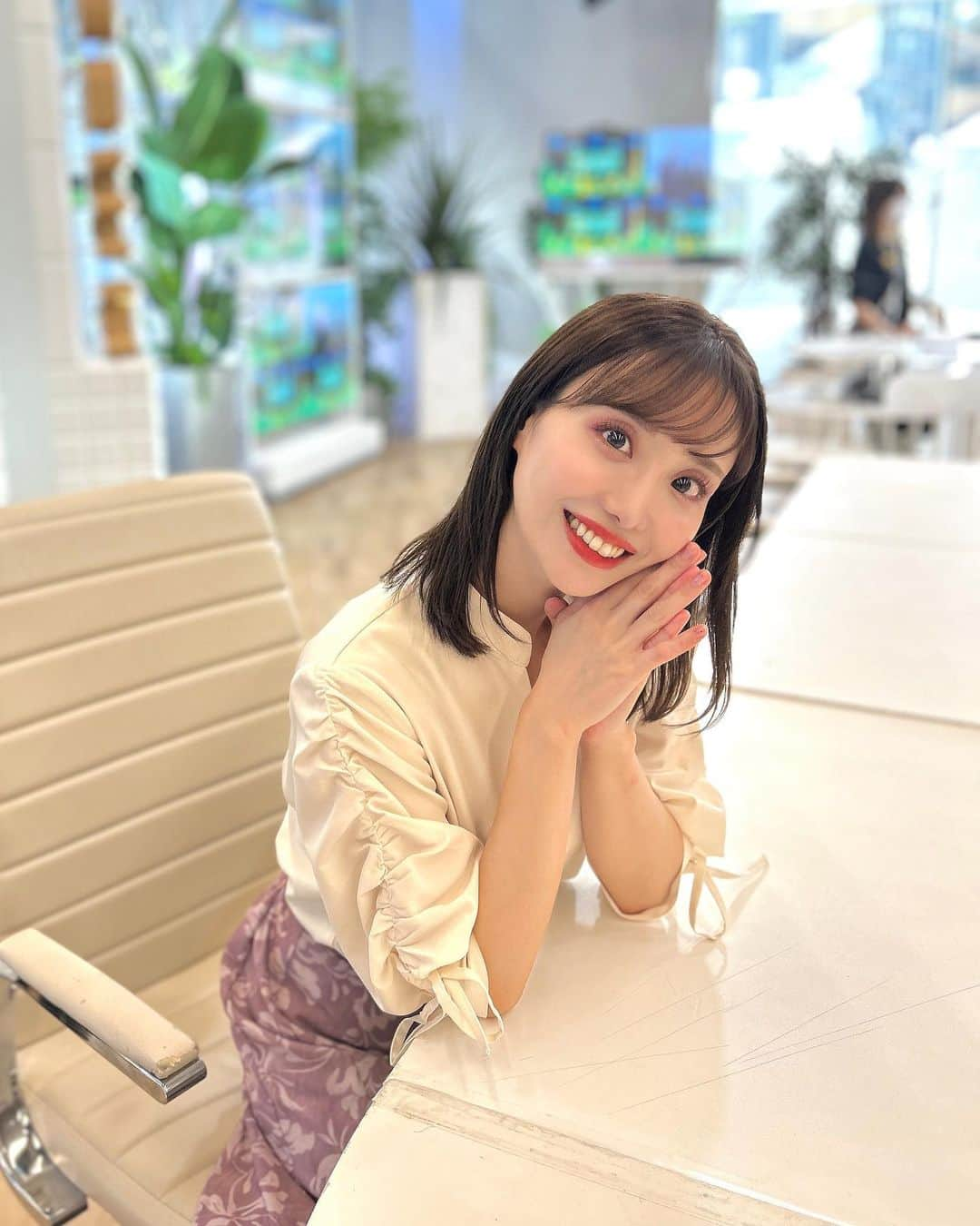 柴田阿弥のインスタグラム：「ABEMAヒルズ🐧  明日からの平日１週間は毎日出演します〜！ お昼12時からABEMA見てくださいね💞  火水はそのまま次の仕事に飛び出すので 観覧対応出来ませんのでご注意ください🐣 観覧の方熱中症にはくれぐれも気をつけてね🥵  ㅤㅤㅤㅤㅤㅤㅤㅤㅤㅤㅤㅤㅤ #ABEMA #アベヒル #平日 #お昼 #12時から #生放送 #キャスター #頑張ります」