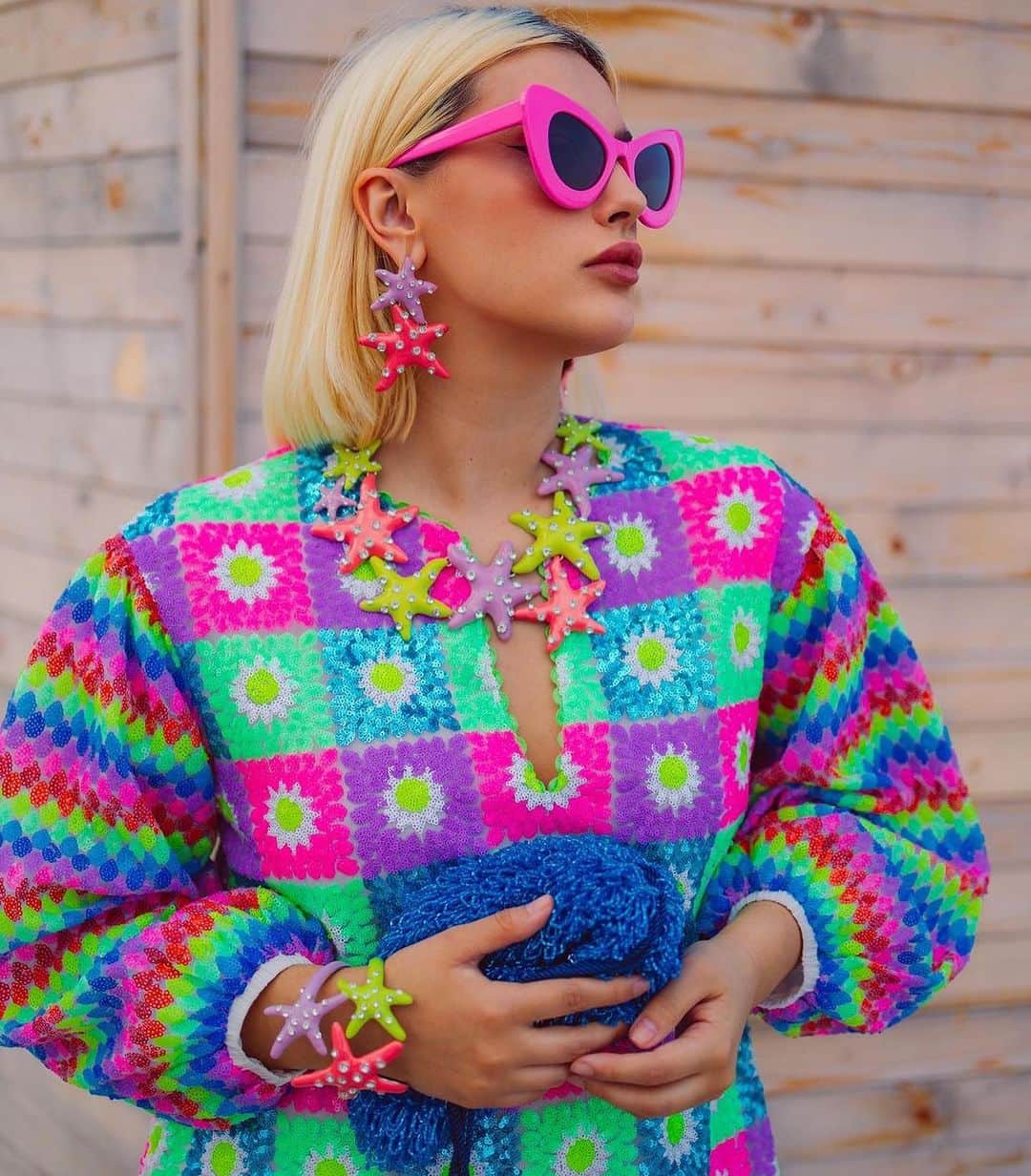 マヌーシュさんのインスタグラム写真 - (マヌーシュInstagram)「Rainbow mermaid 🌈💕🐬 @vlada.avornic wears our Daisy sequins caftan ✨ Last chance to buy!」8月20日 21時25分 - manoush_officiel